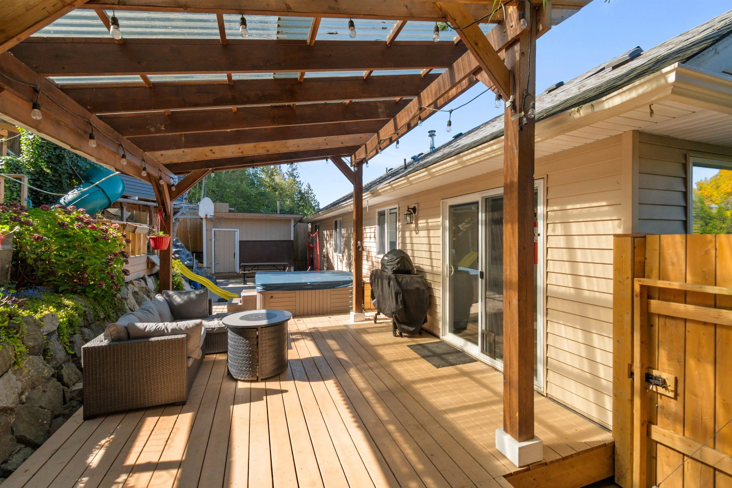 5379 Skyview Crescent