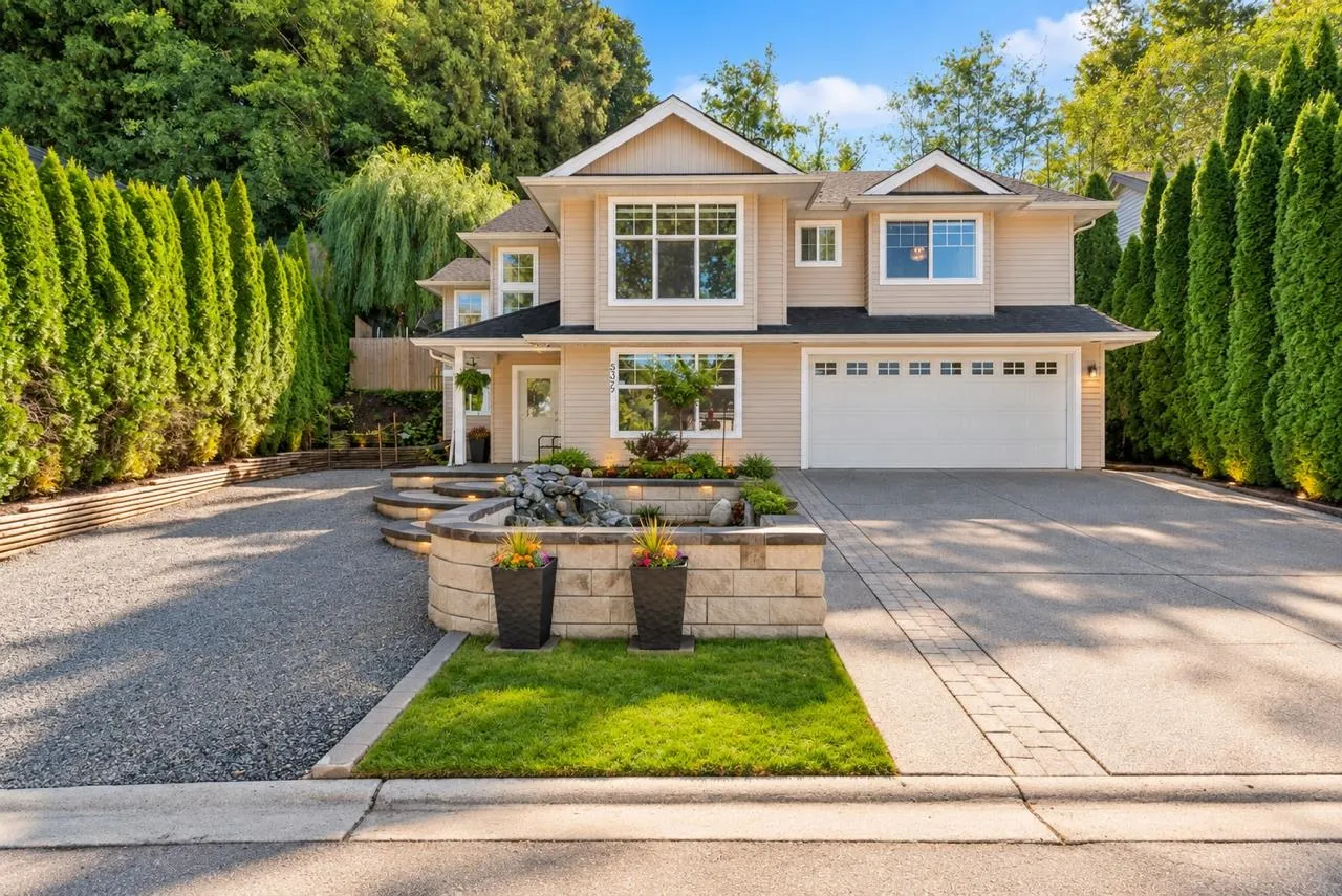 5379 Skyview Crescent