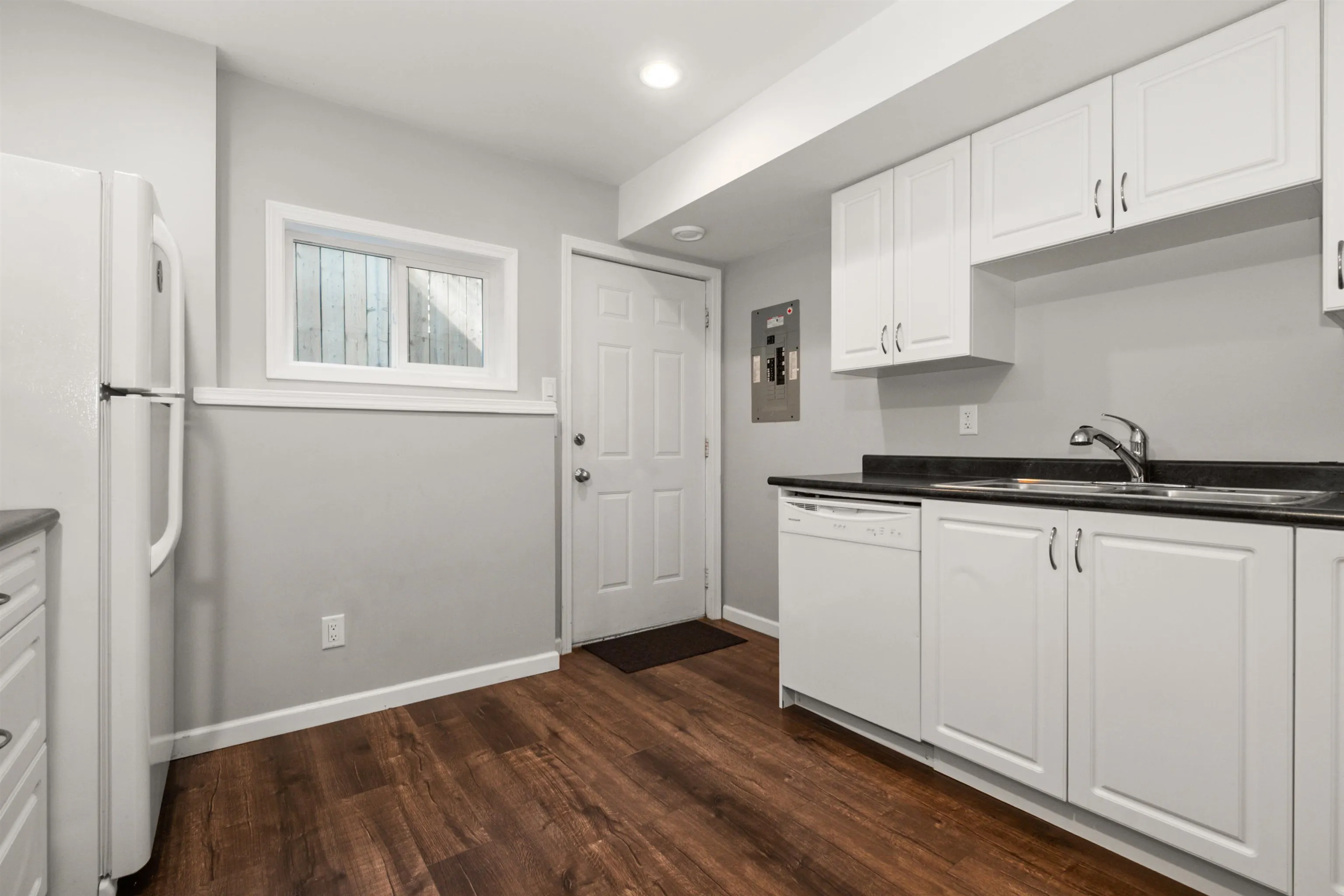 5379 Skyview Crescent