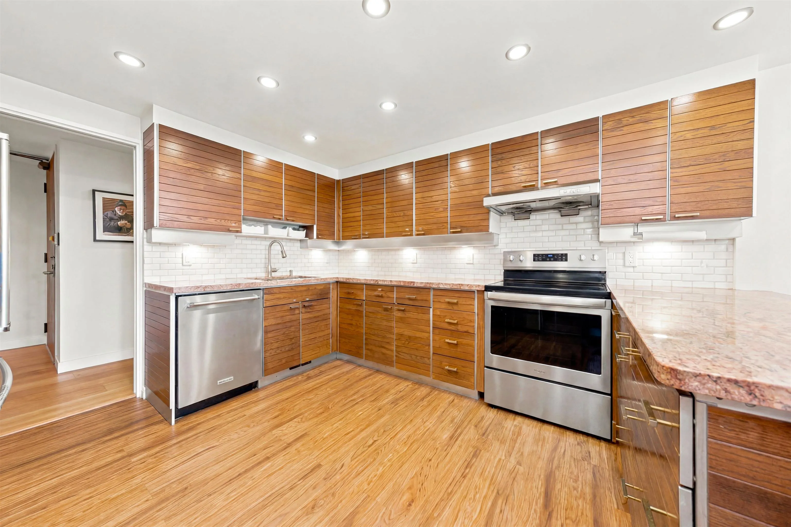 738 Broughton Street #1601