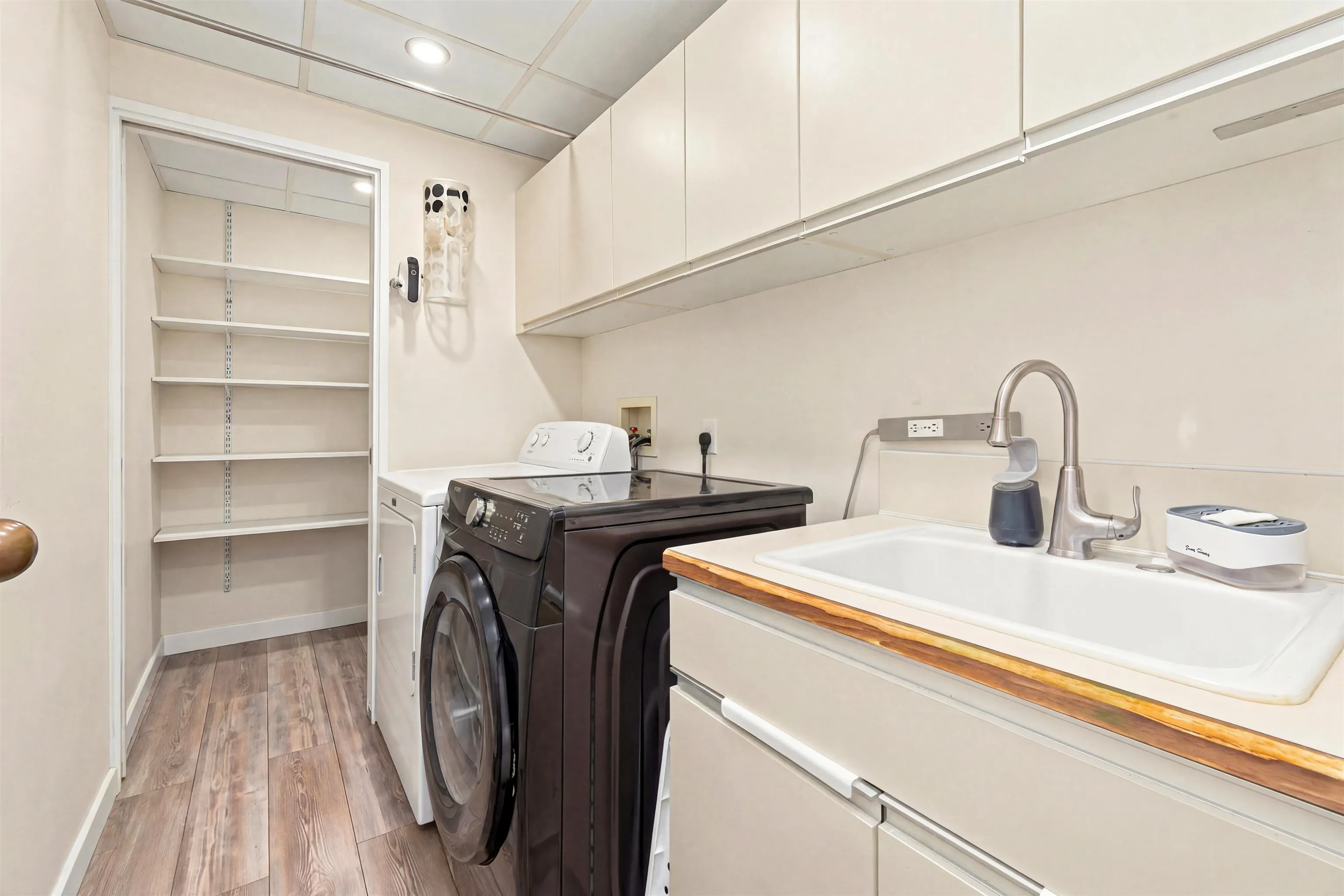 738 Broughton Street #1601