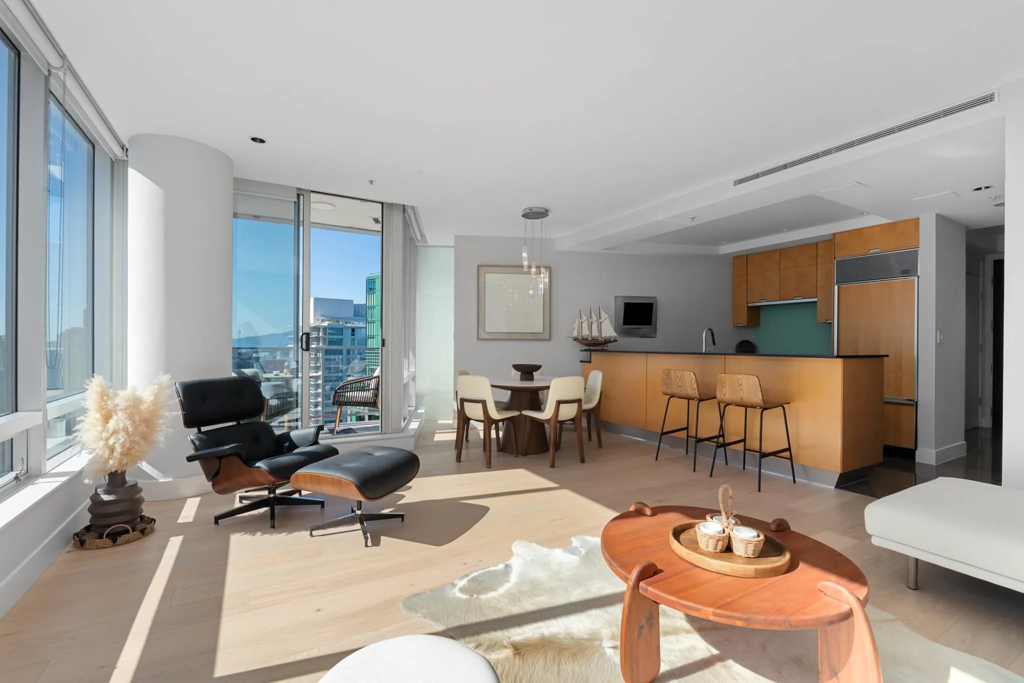 1077 W Cordova Street #2605