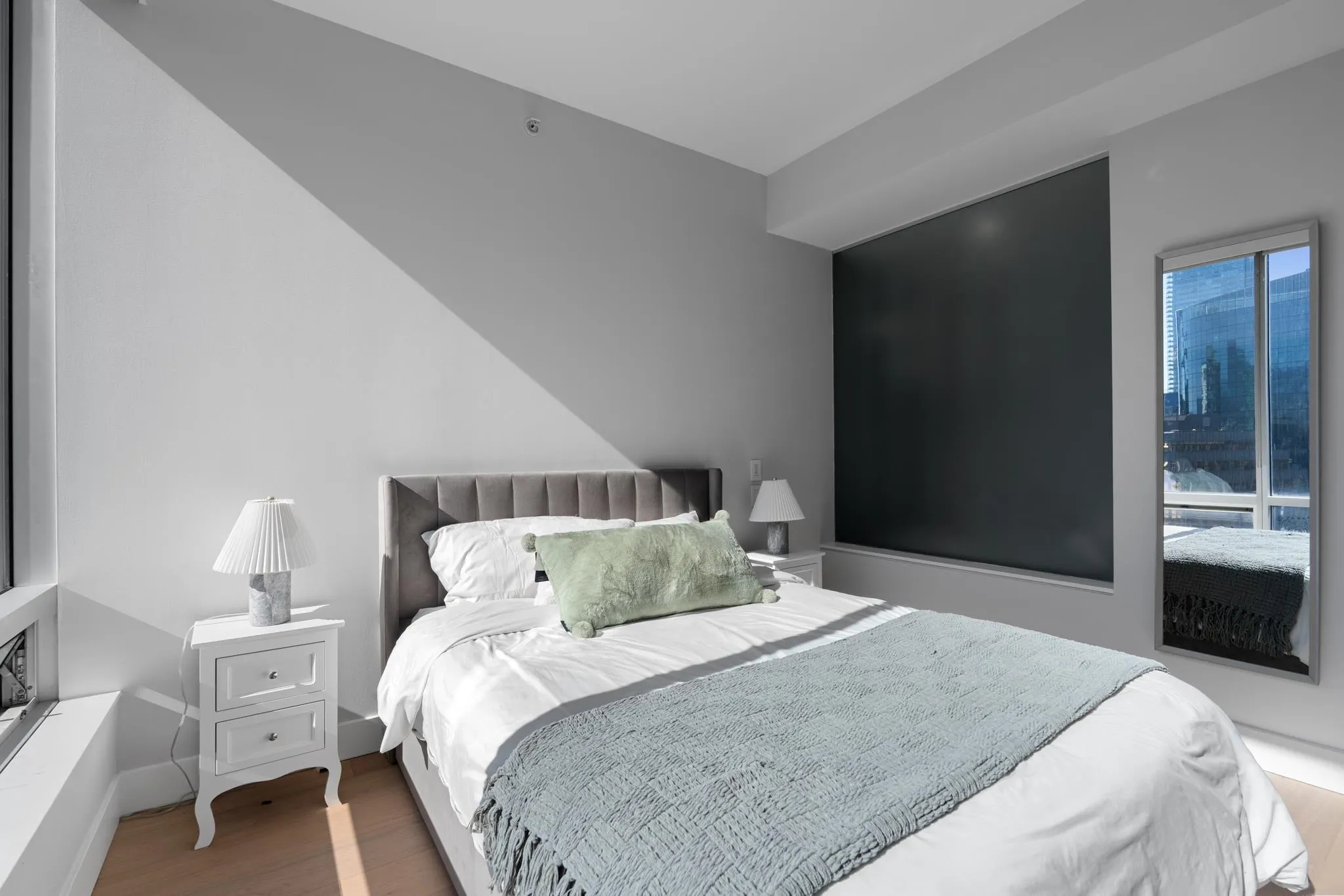 1077 W Cordova Street #2605