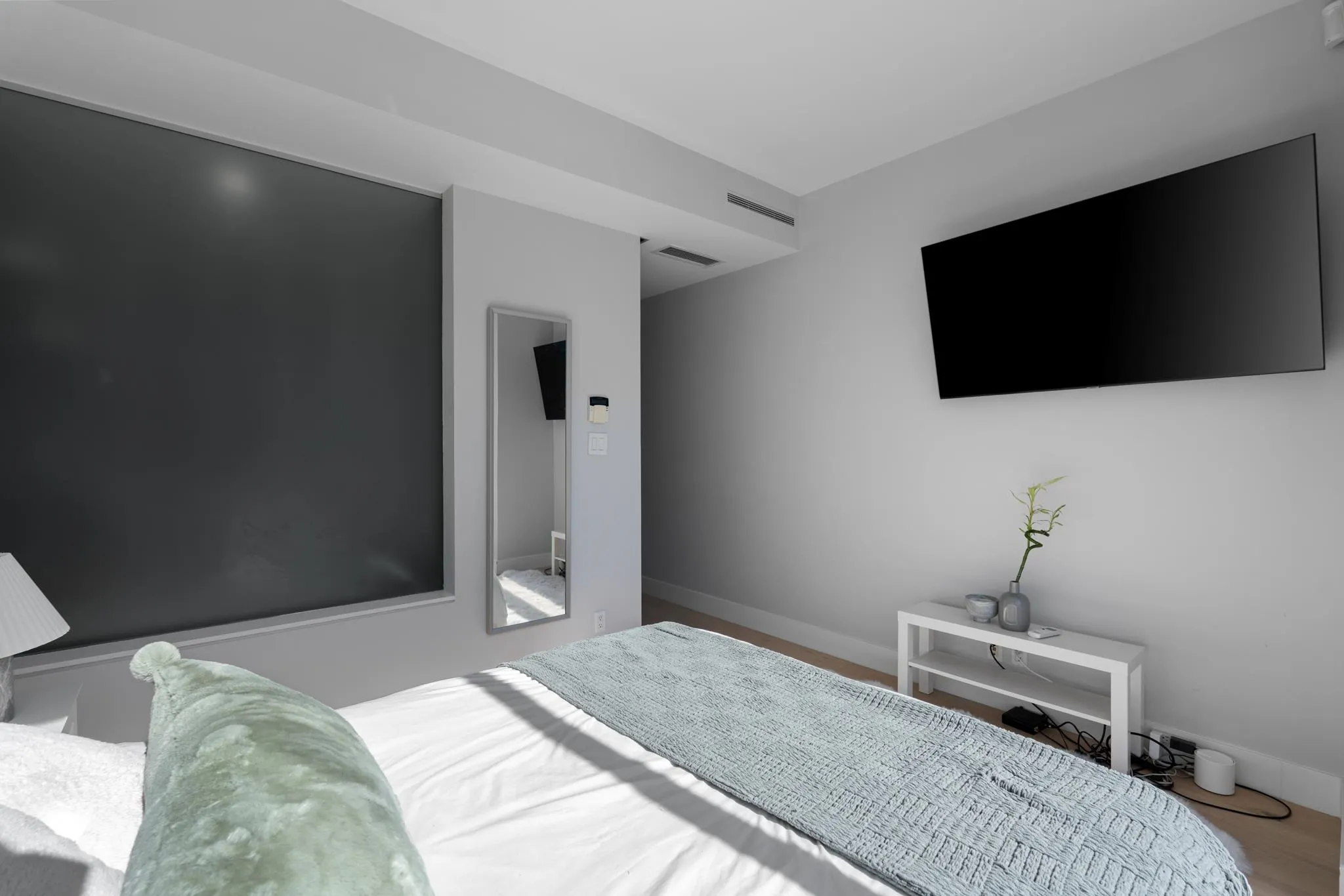 1077 W Cordova Street #2605