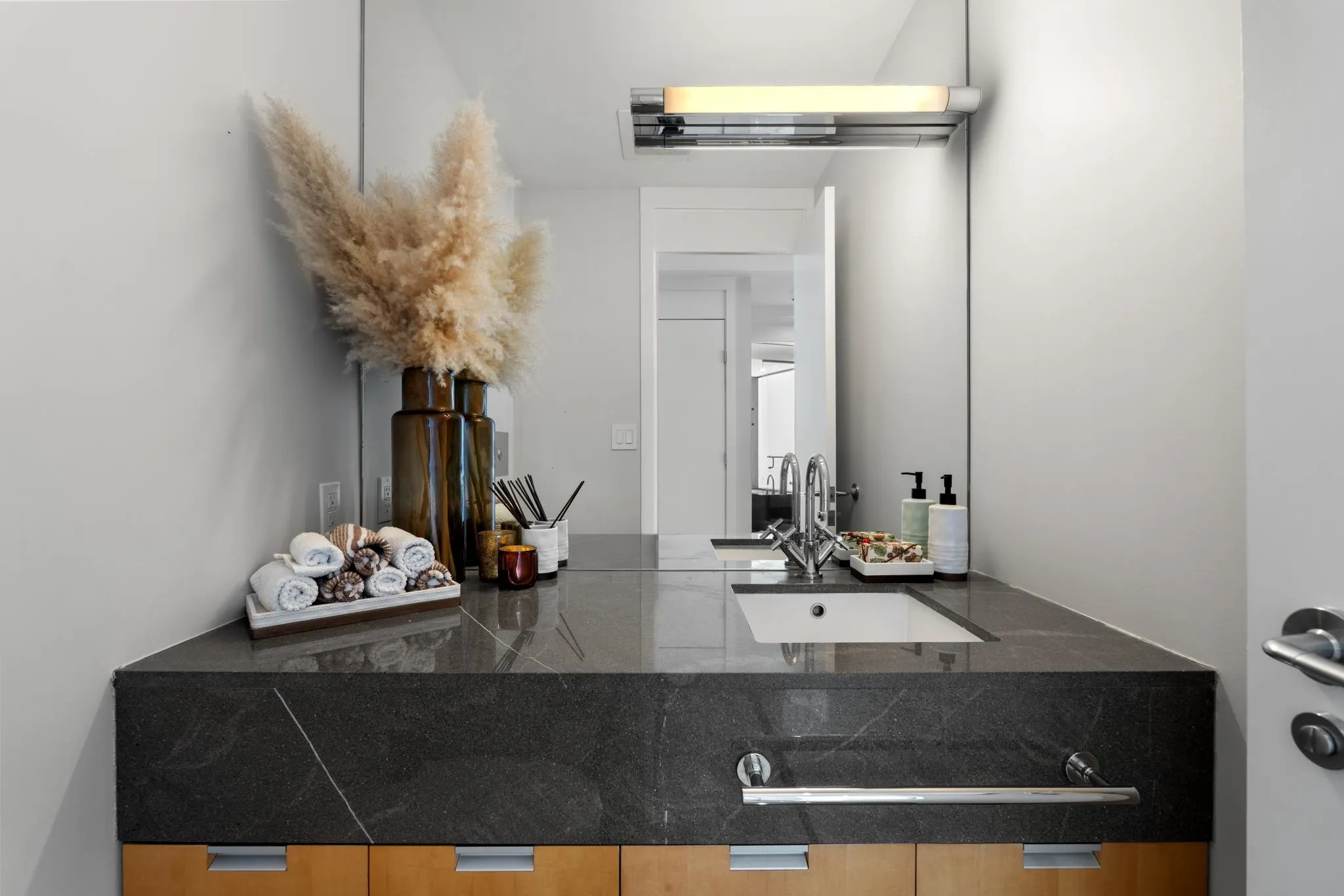 1077 W Cordova Street #2605
