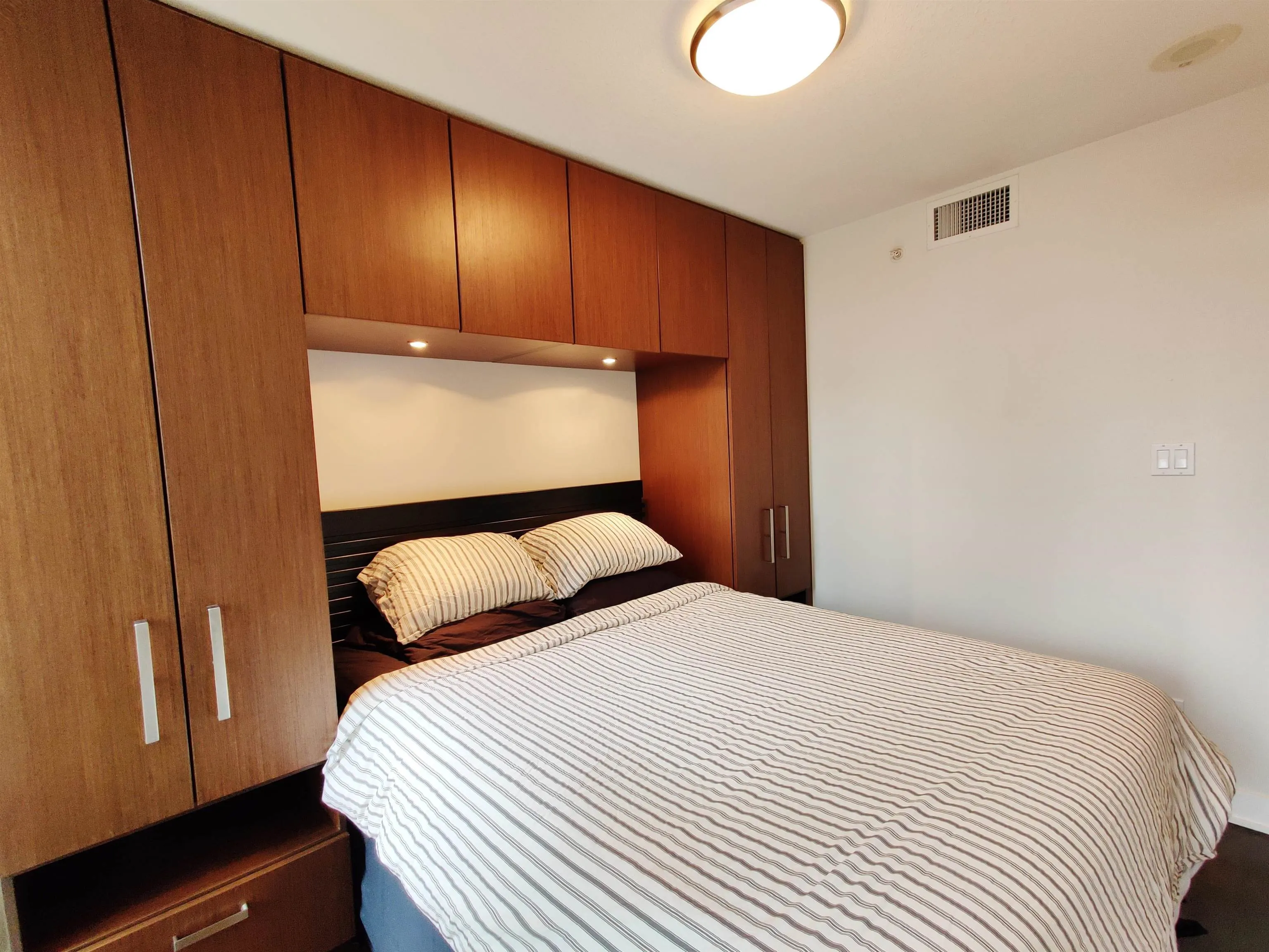 1055 Richards Street #1002