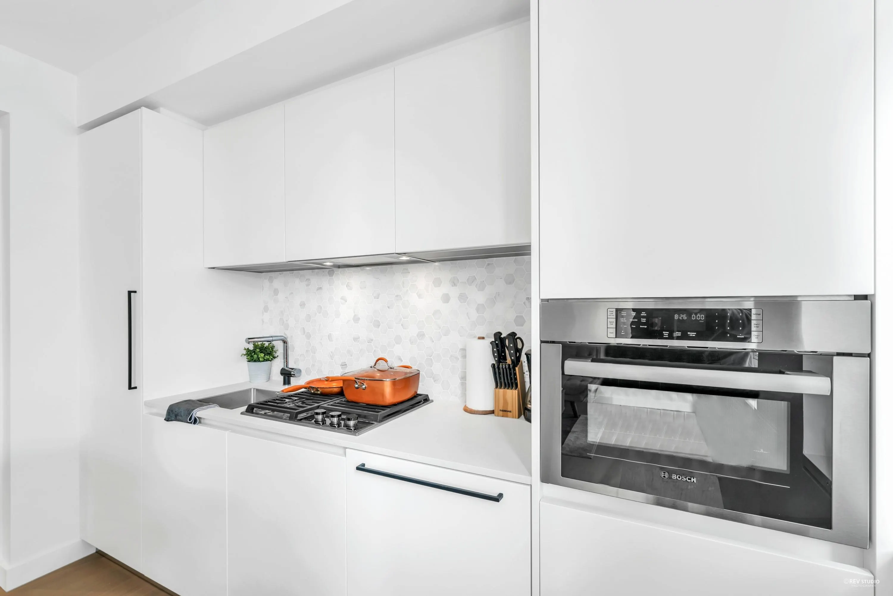 1180 Broughton Street #906