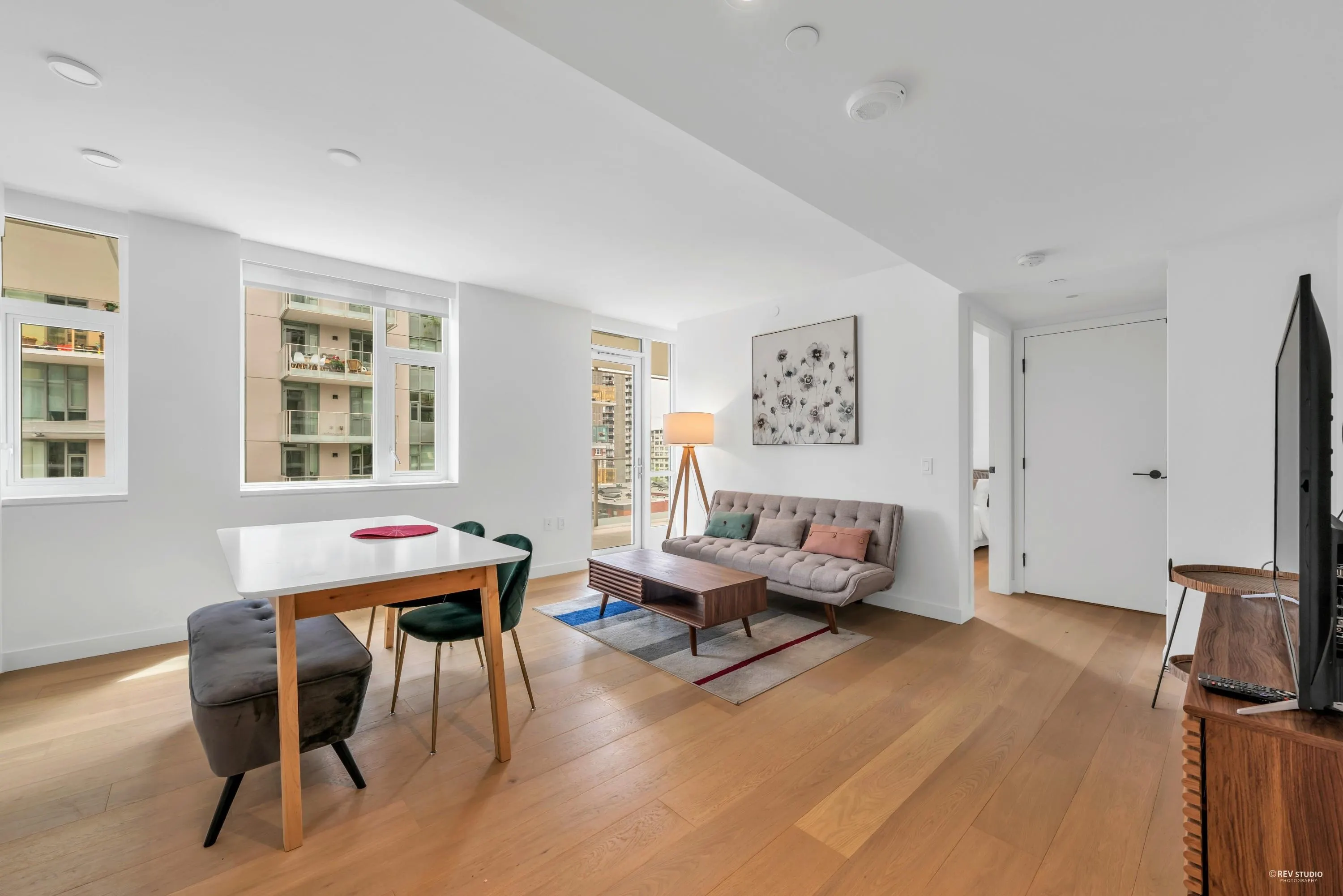 1180 Broughton Street #906