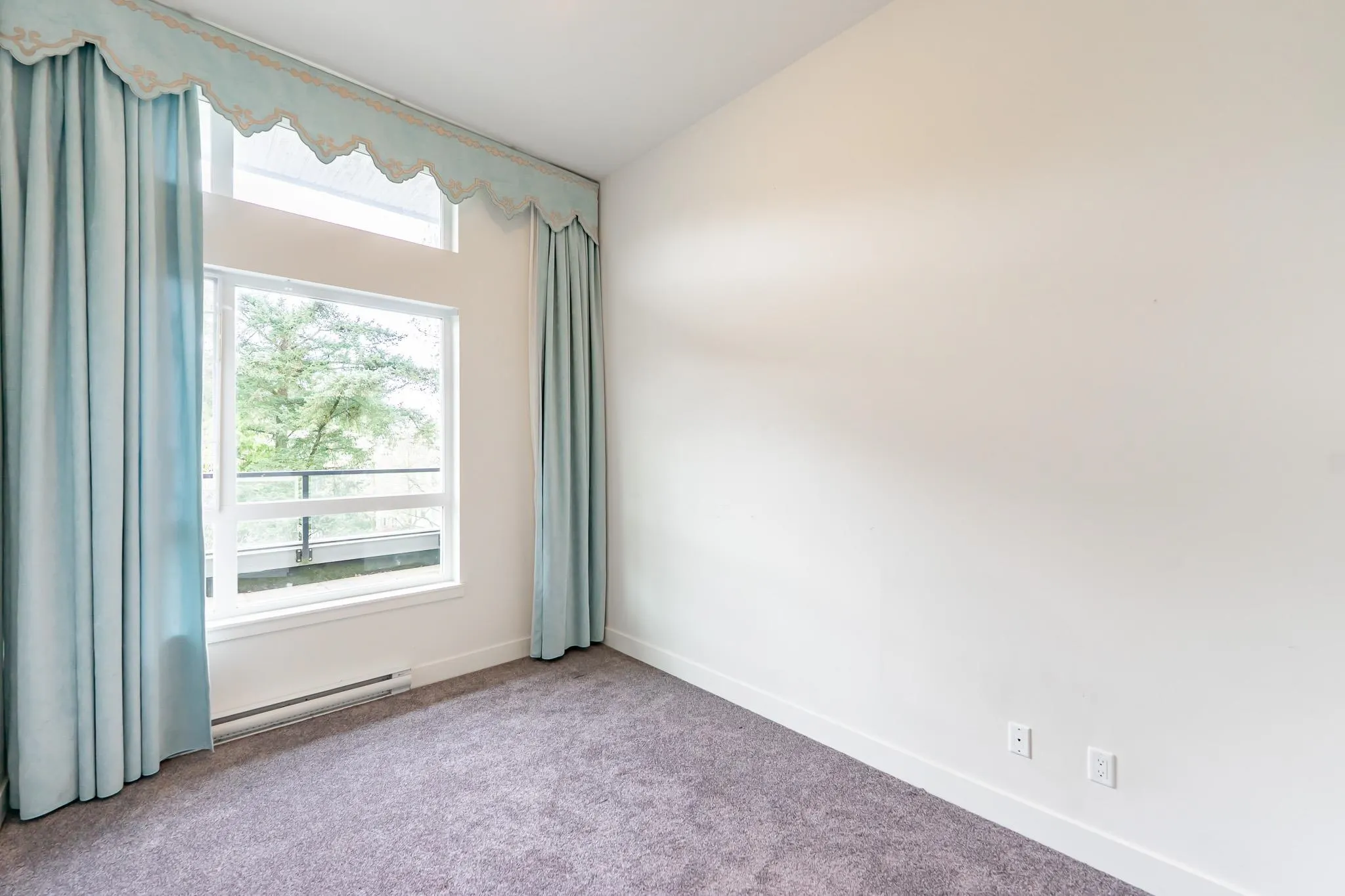 15628 104 Avenue #405