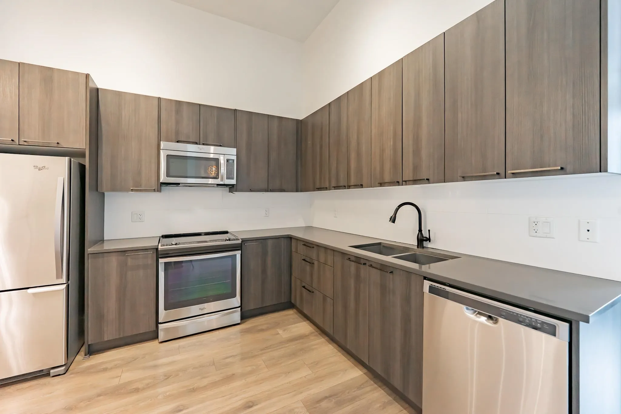 15628 104 Avenue #405