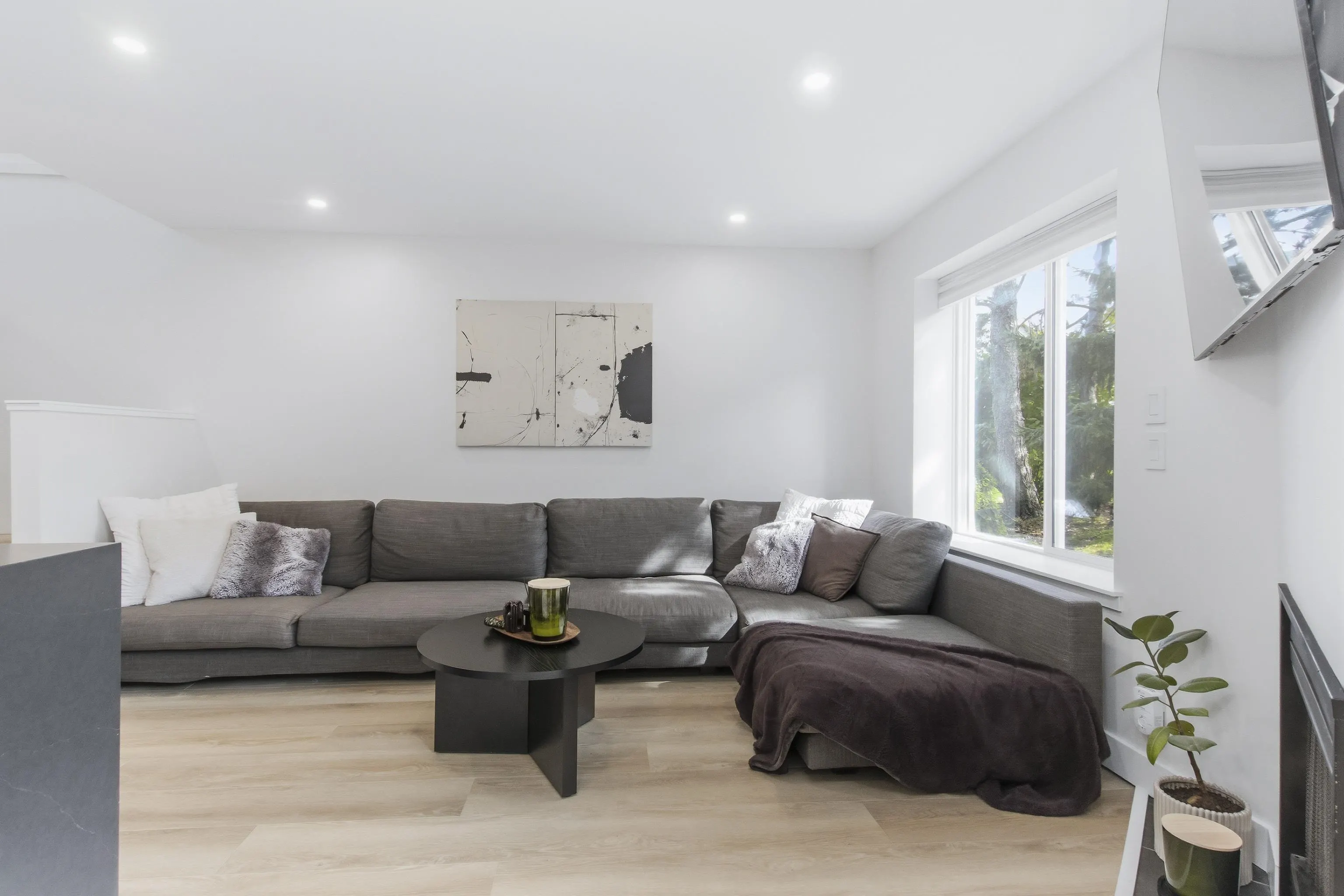 40200 Government Road #16