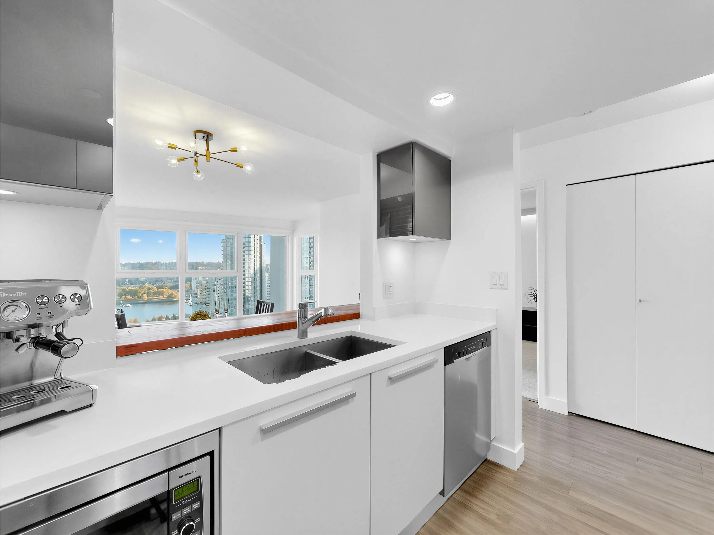 1323 Homer Street #1904