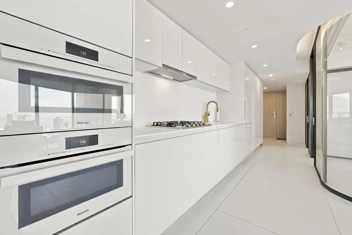 1033 Nelson Street #2406