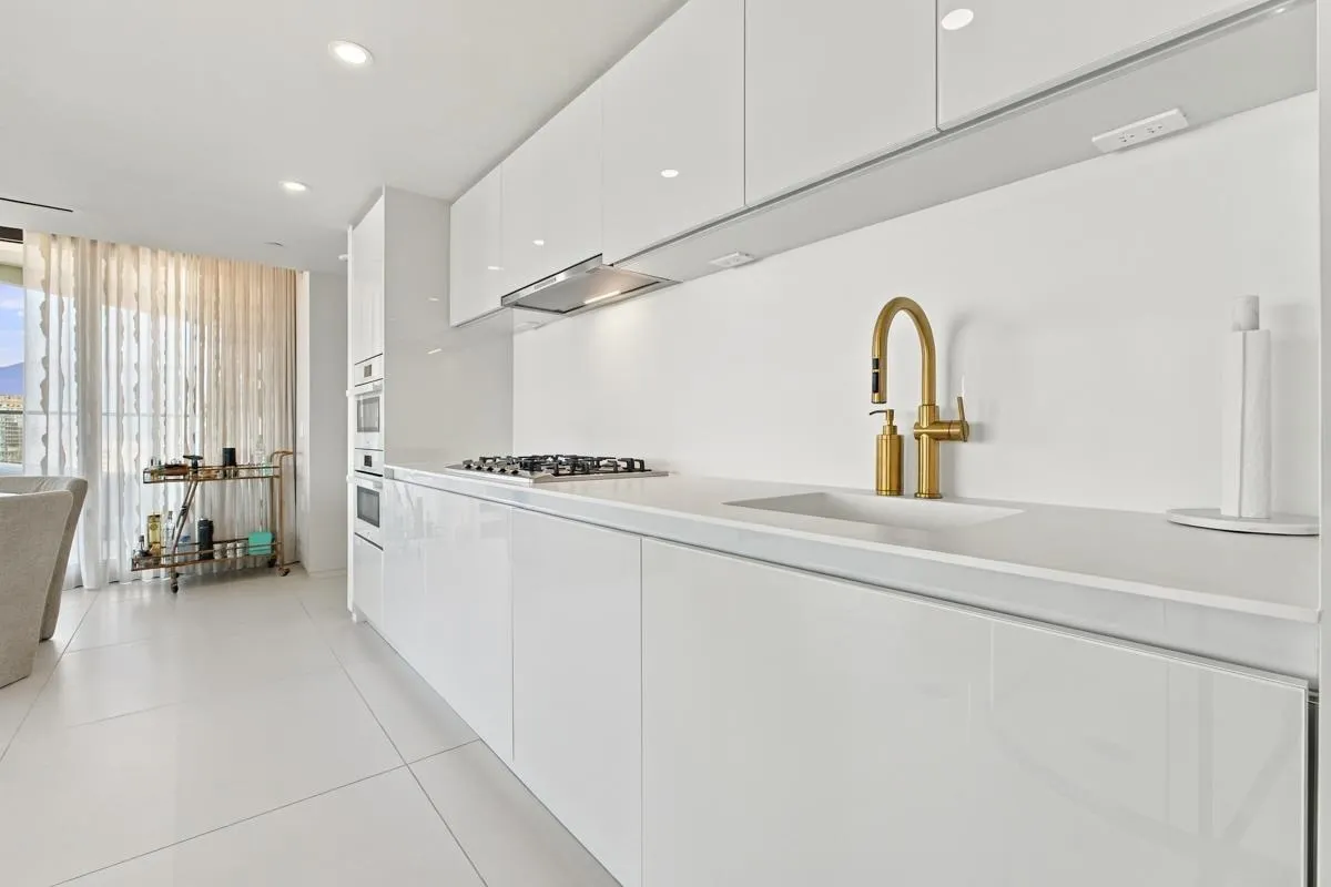 1033 Nelson Street #2406