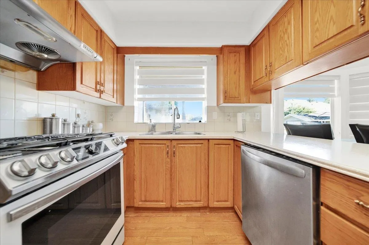15747 92a Avenue