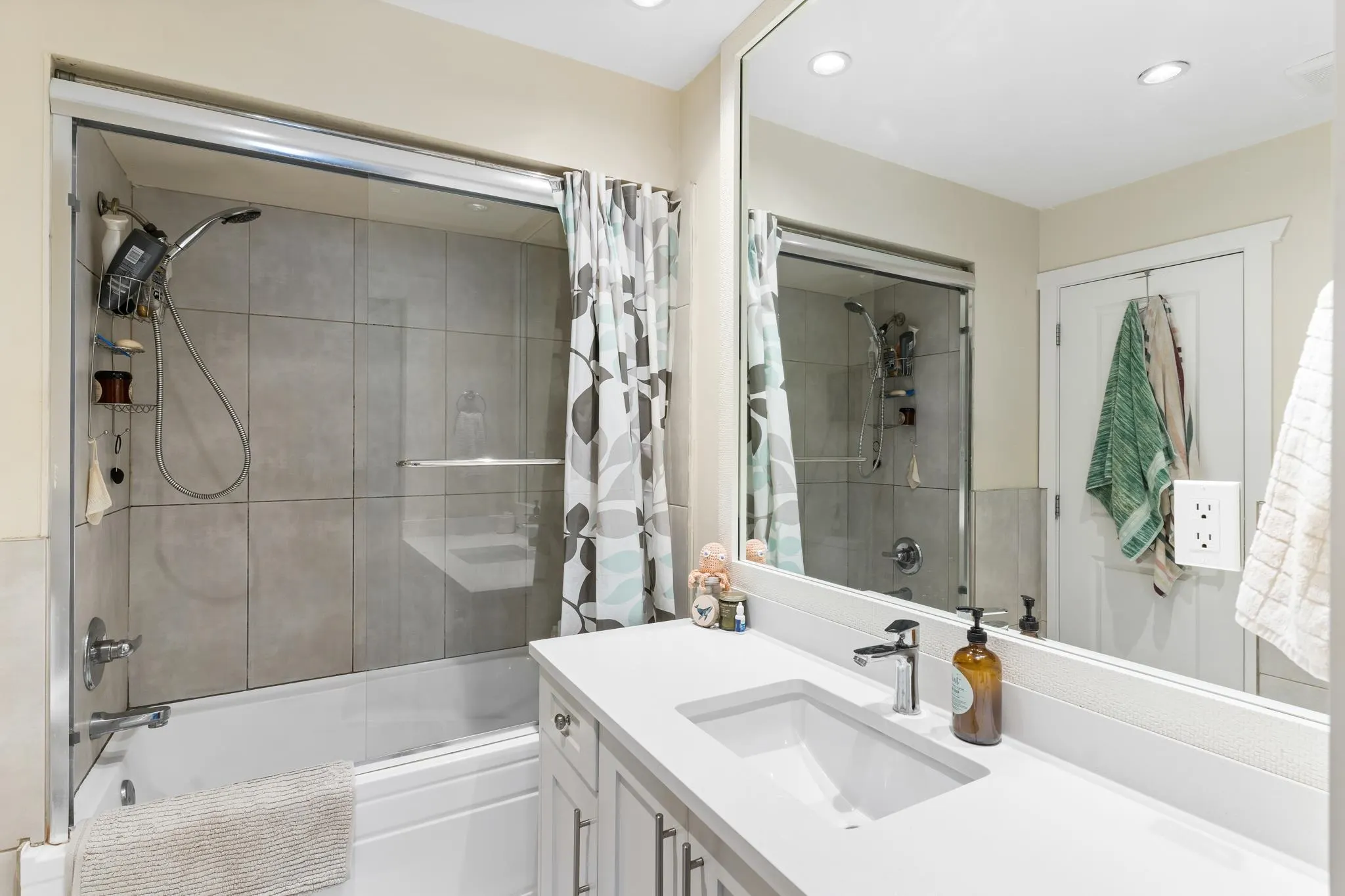 18-24 W 16th Avenue