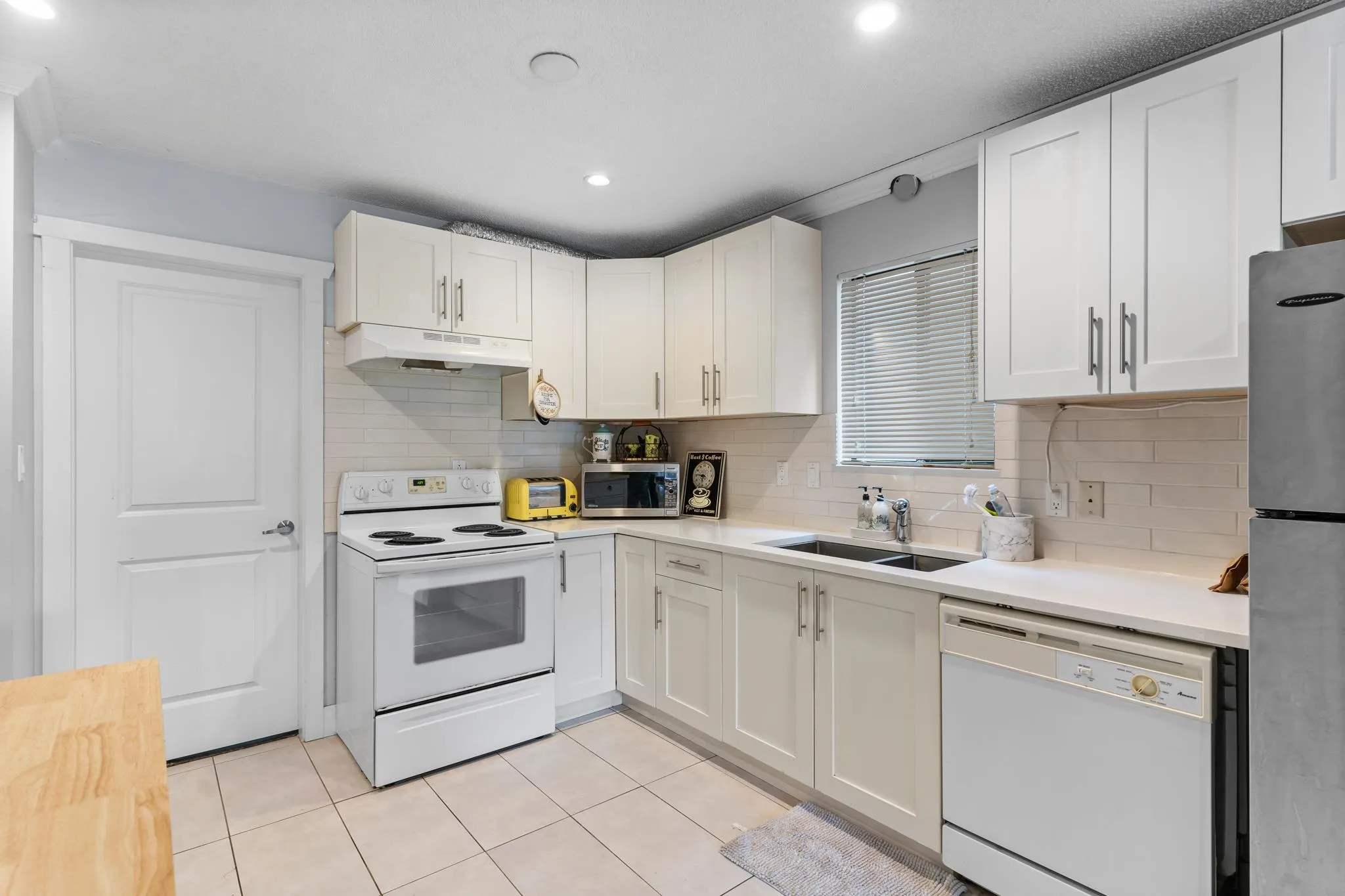 18-24 W 16th Avenue