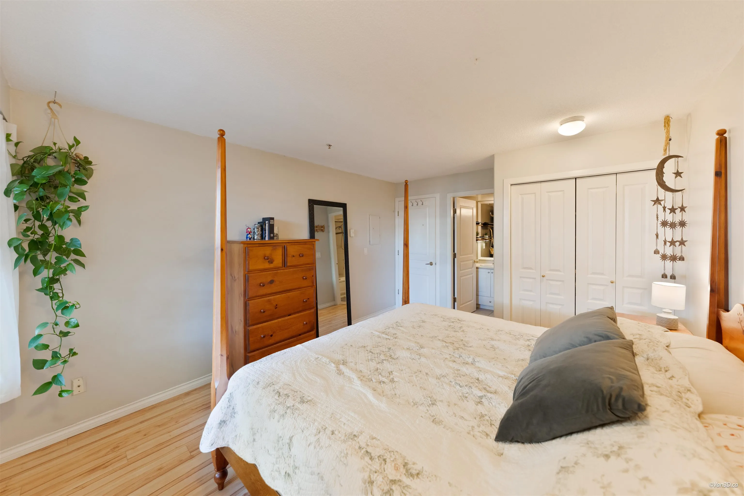 215 Twelfth Street #206