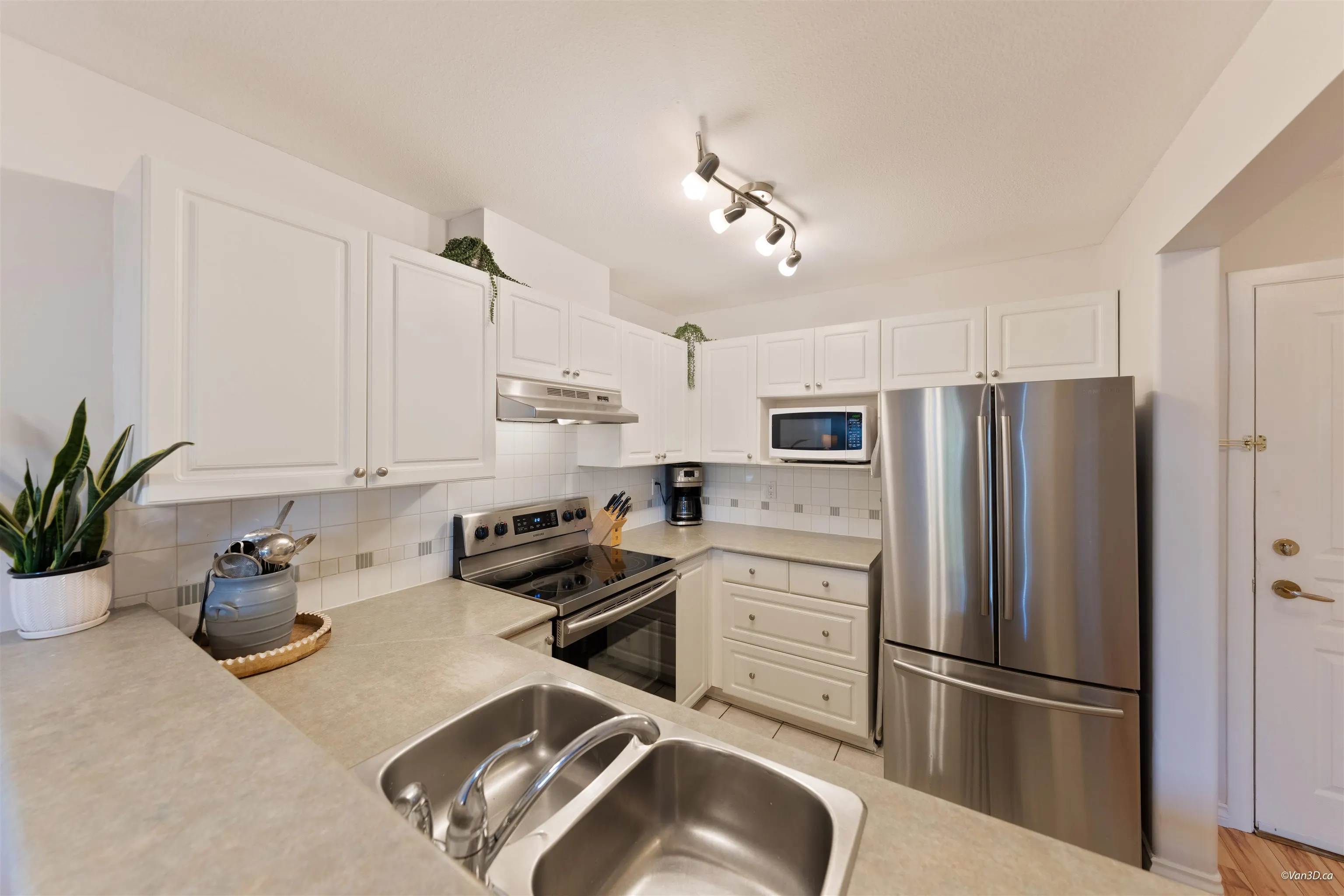 215 Twelfth Street #206