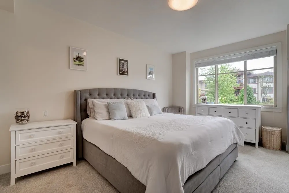16455 64 Avenue #205