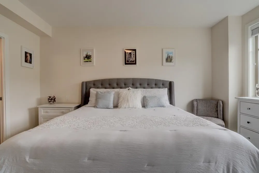 16455 64 Avenue #205