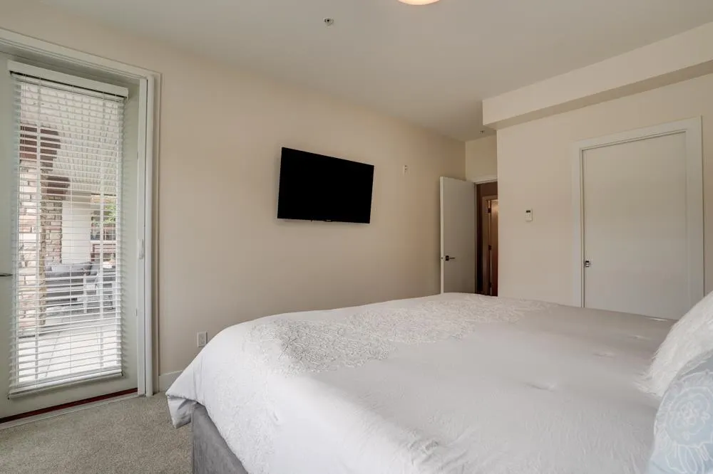 16455 64 Avenue #205