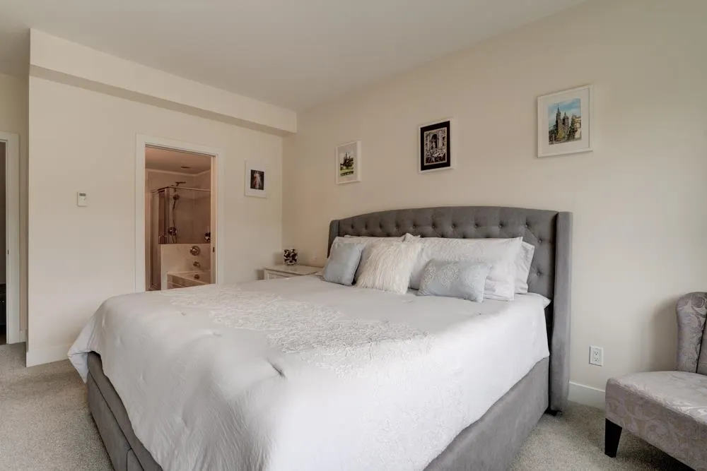 16455 64 Avenue #205