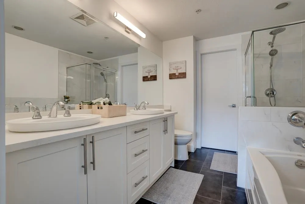 16455 64 Avenue #205