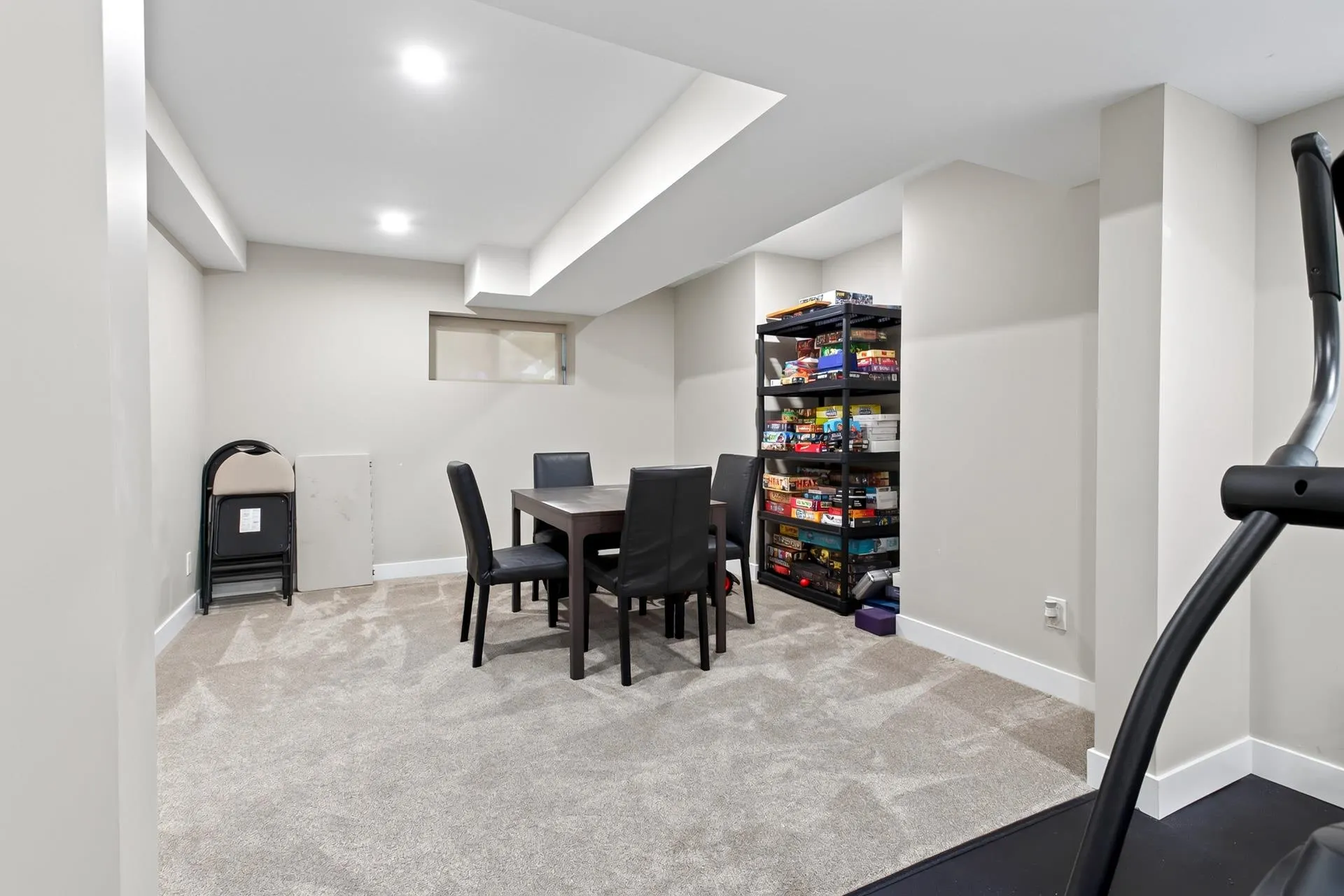 2909 Meadowvista Place