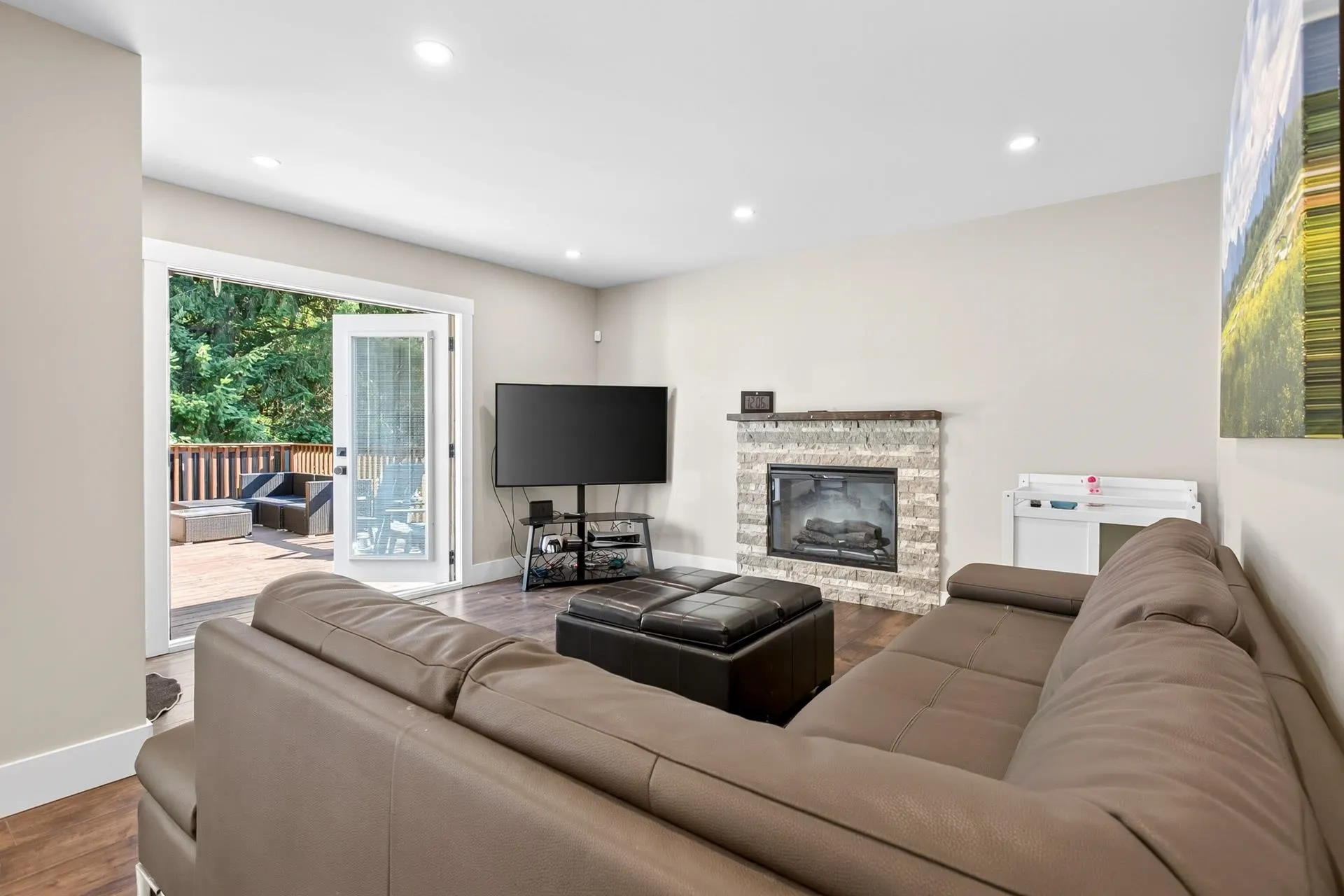 2909 Meadowvista Place