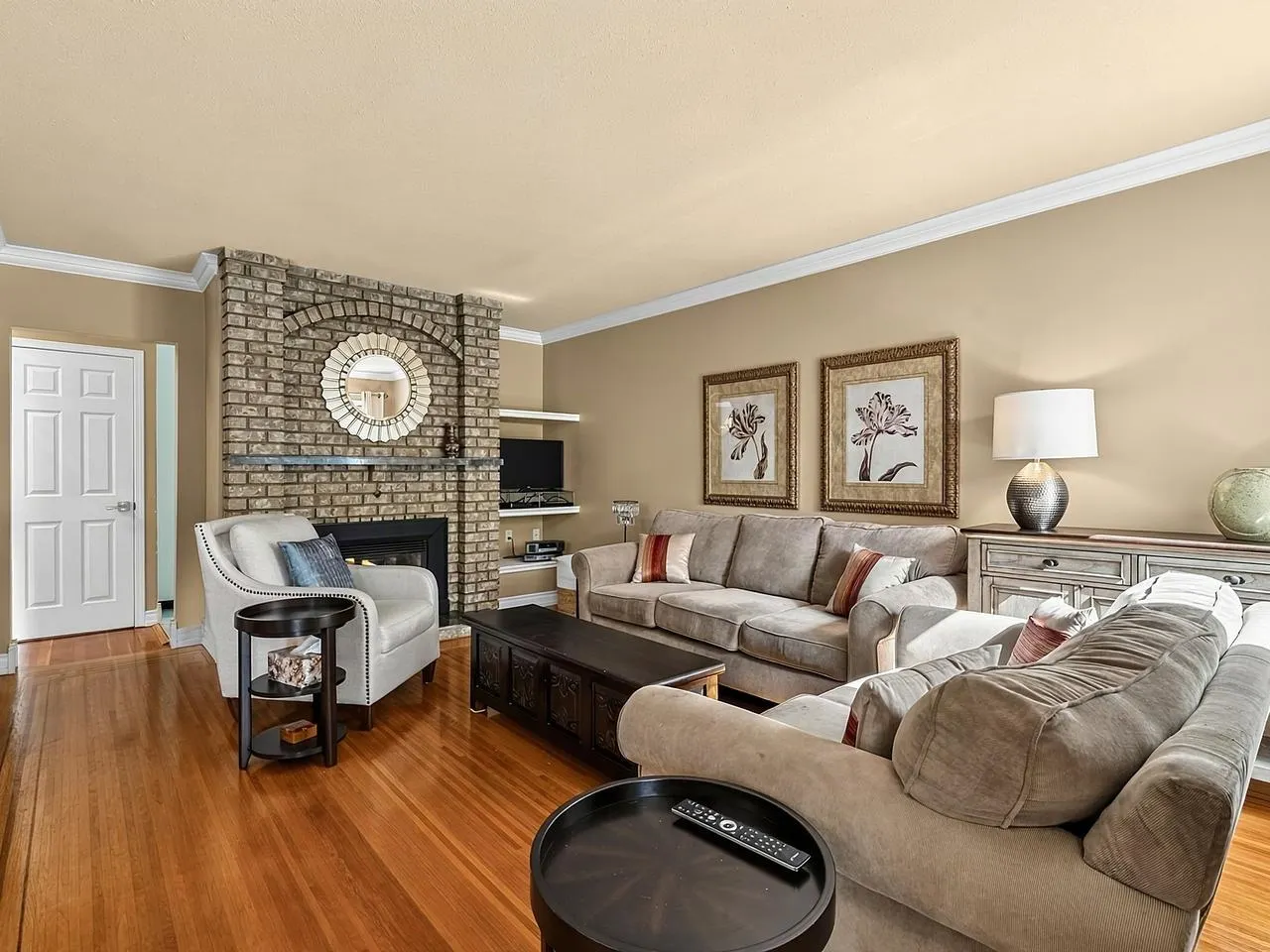 295 W 17th Avenue