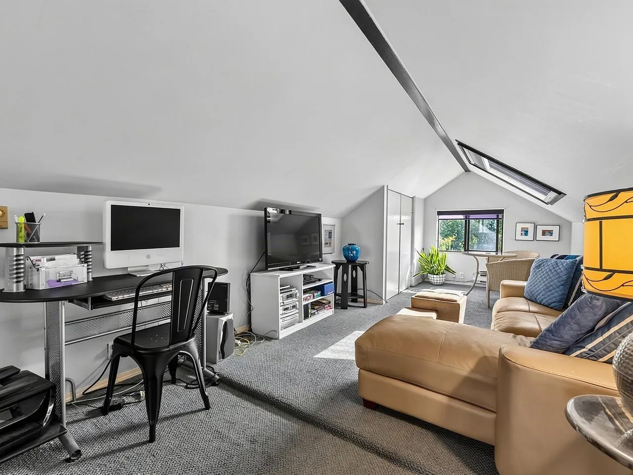 295 W 17th Avenue