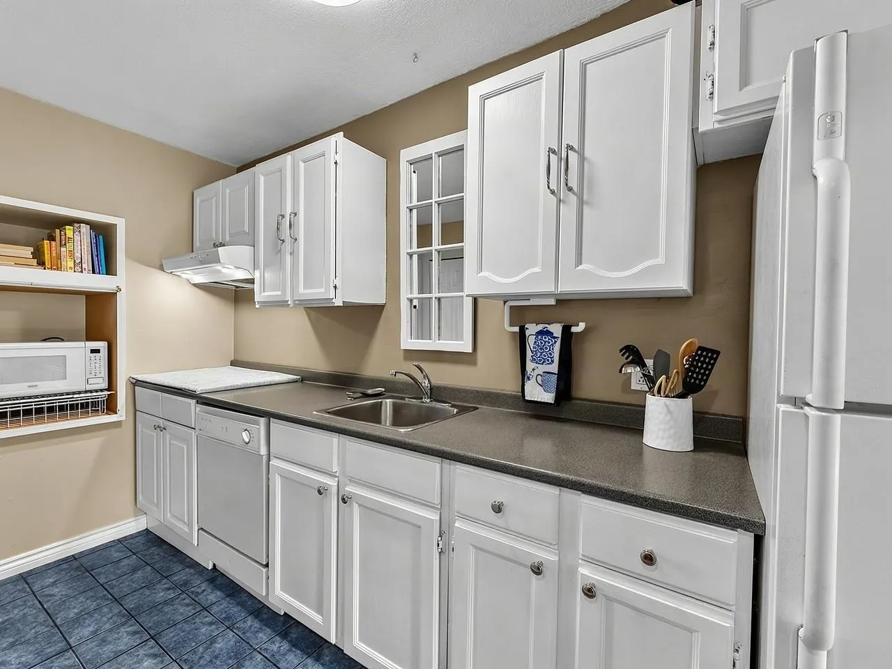 295 W 17th Avenue