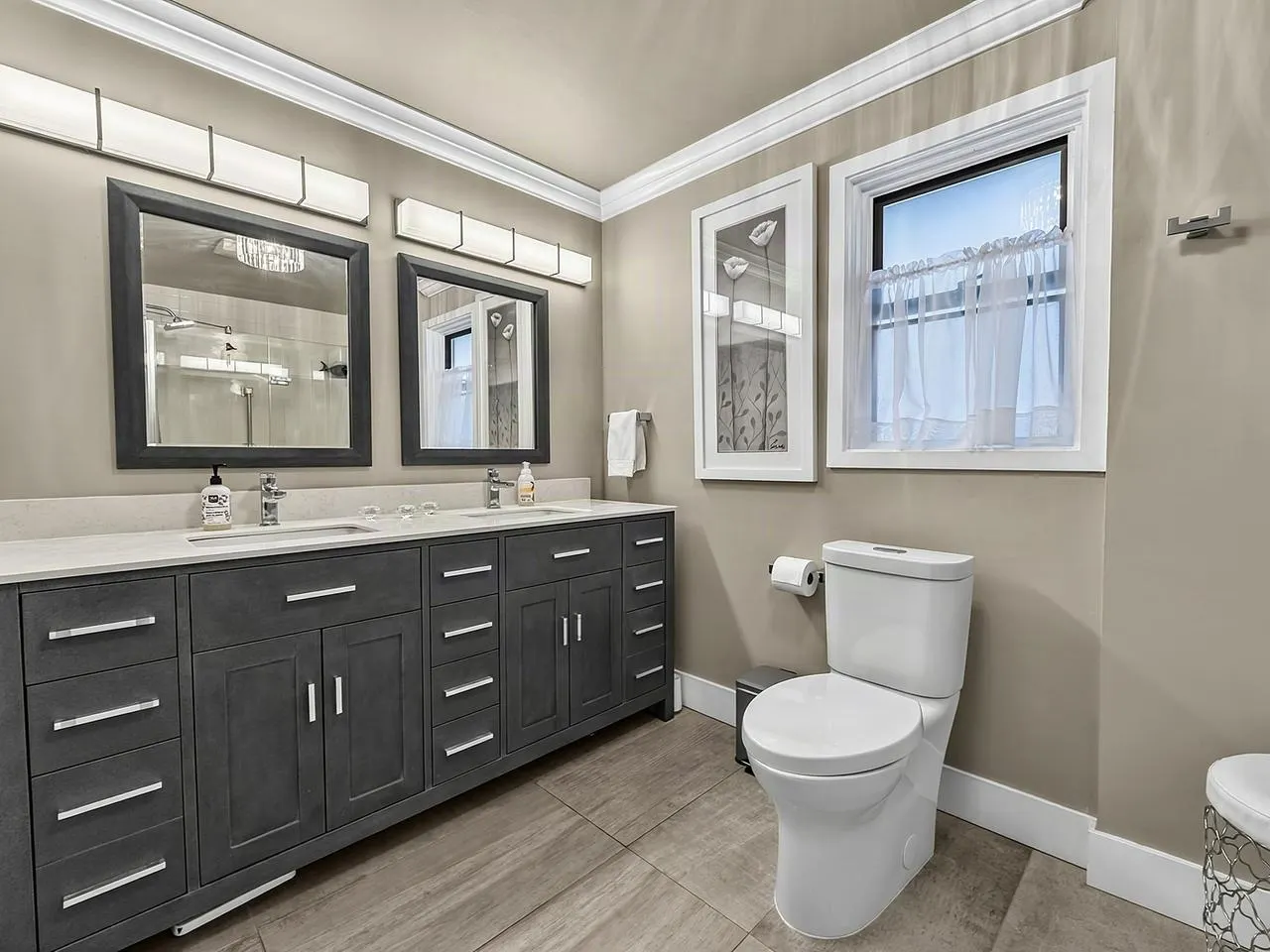 295 W 17th Avenue