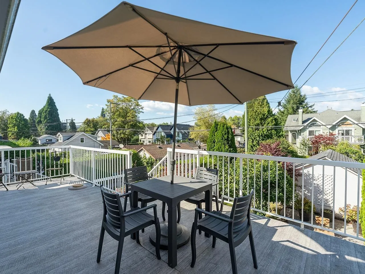 295 W 17th Avenue