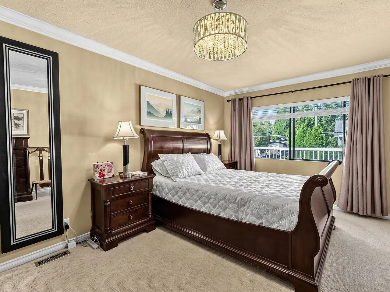 295 W 17th Avenue