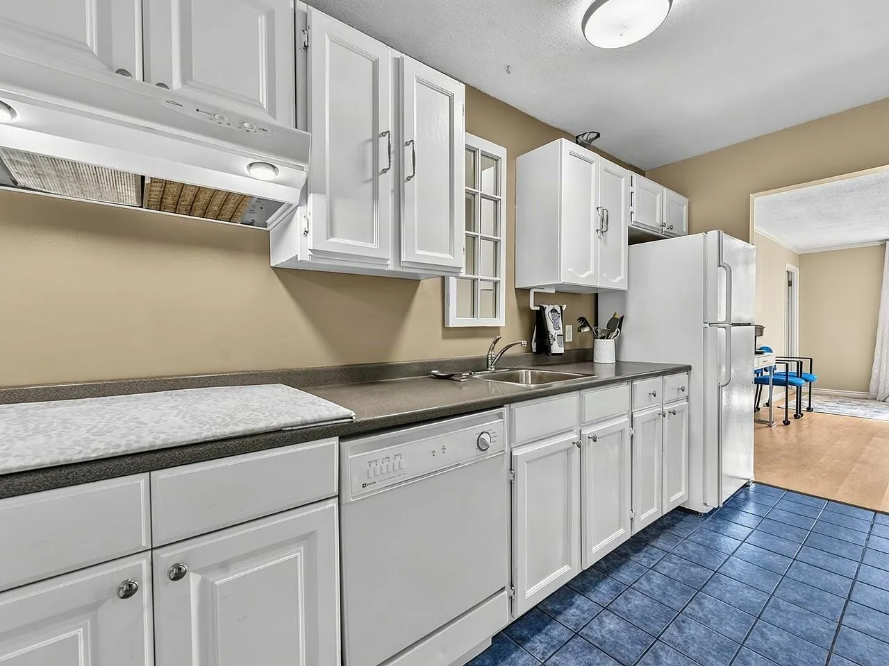 295 W 17th Avenue