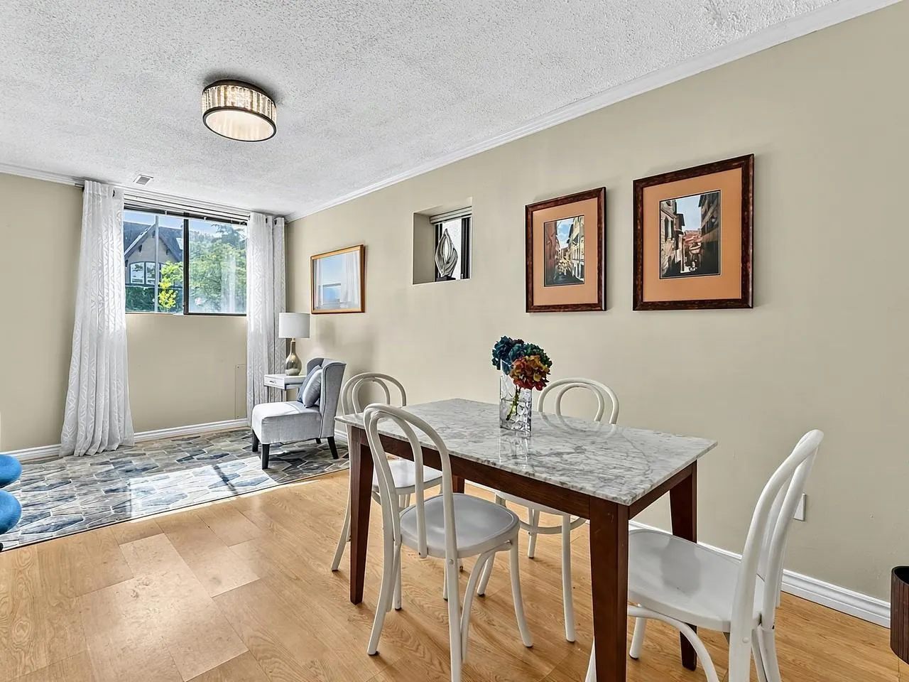 295 W 17th Avenue