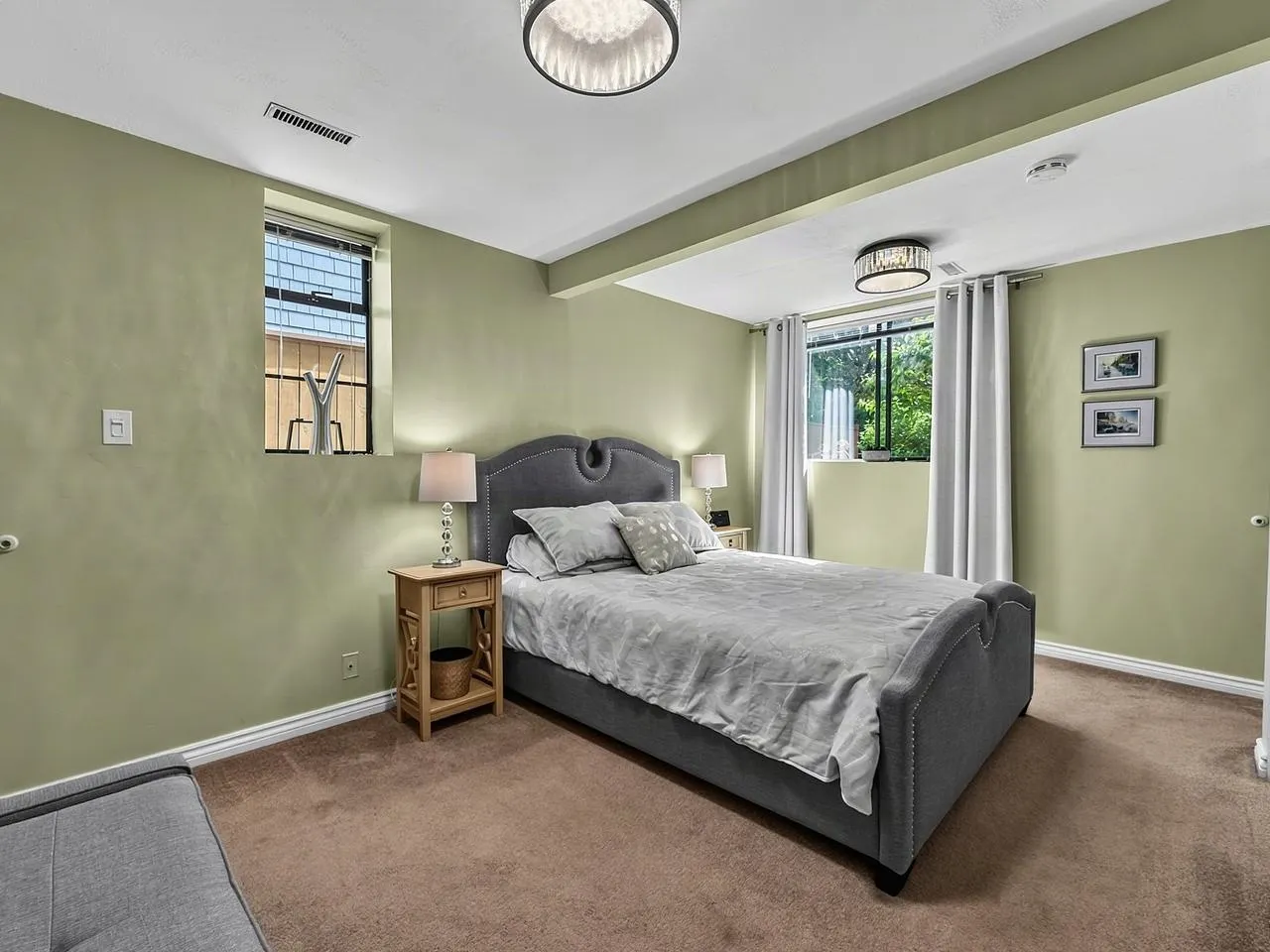 295 W 17th Avenue