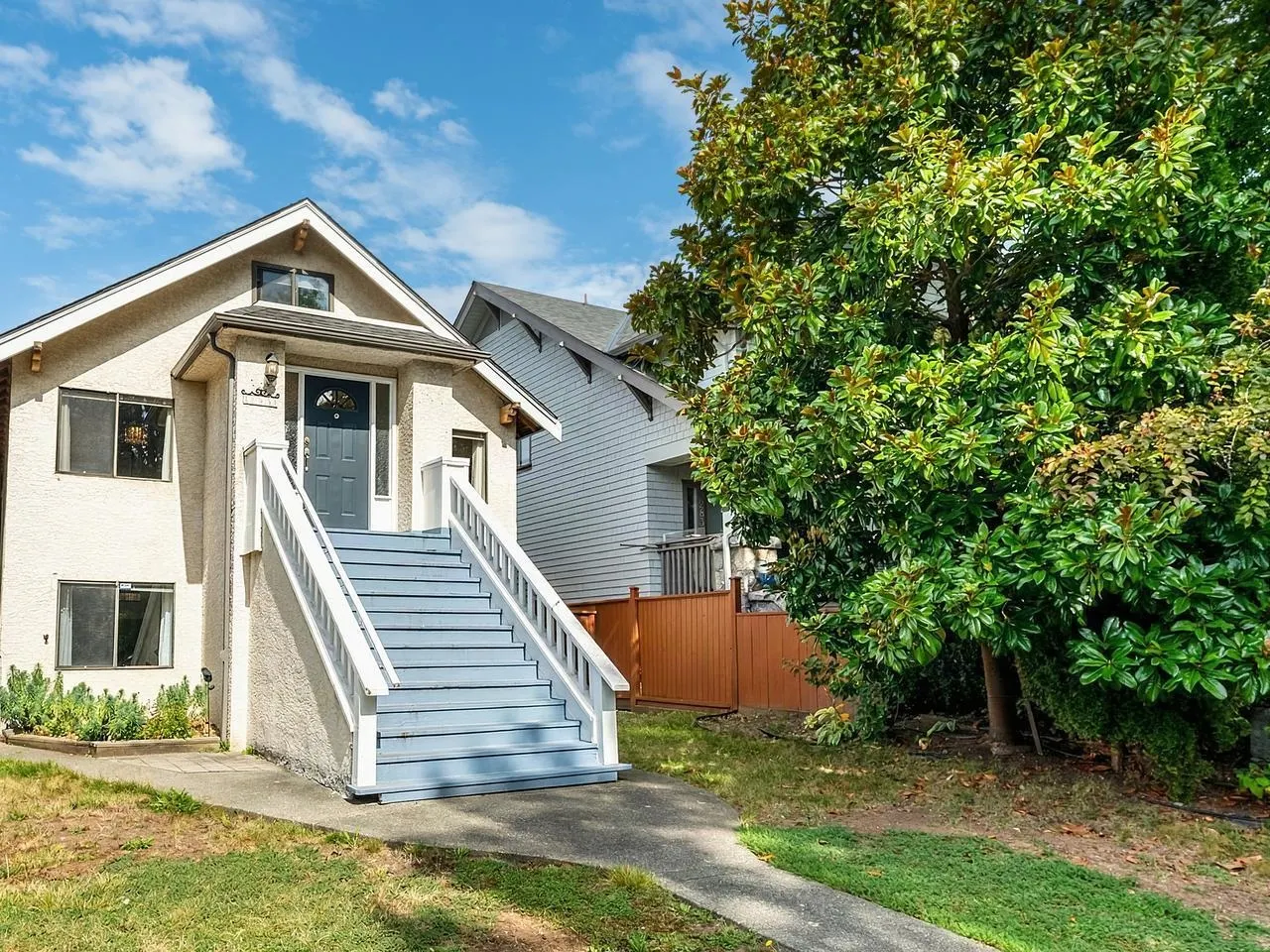 295 W 17th Avenue