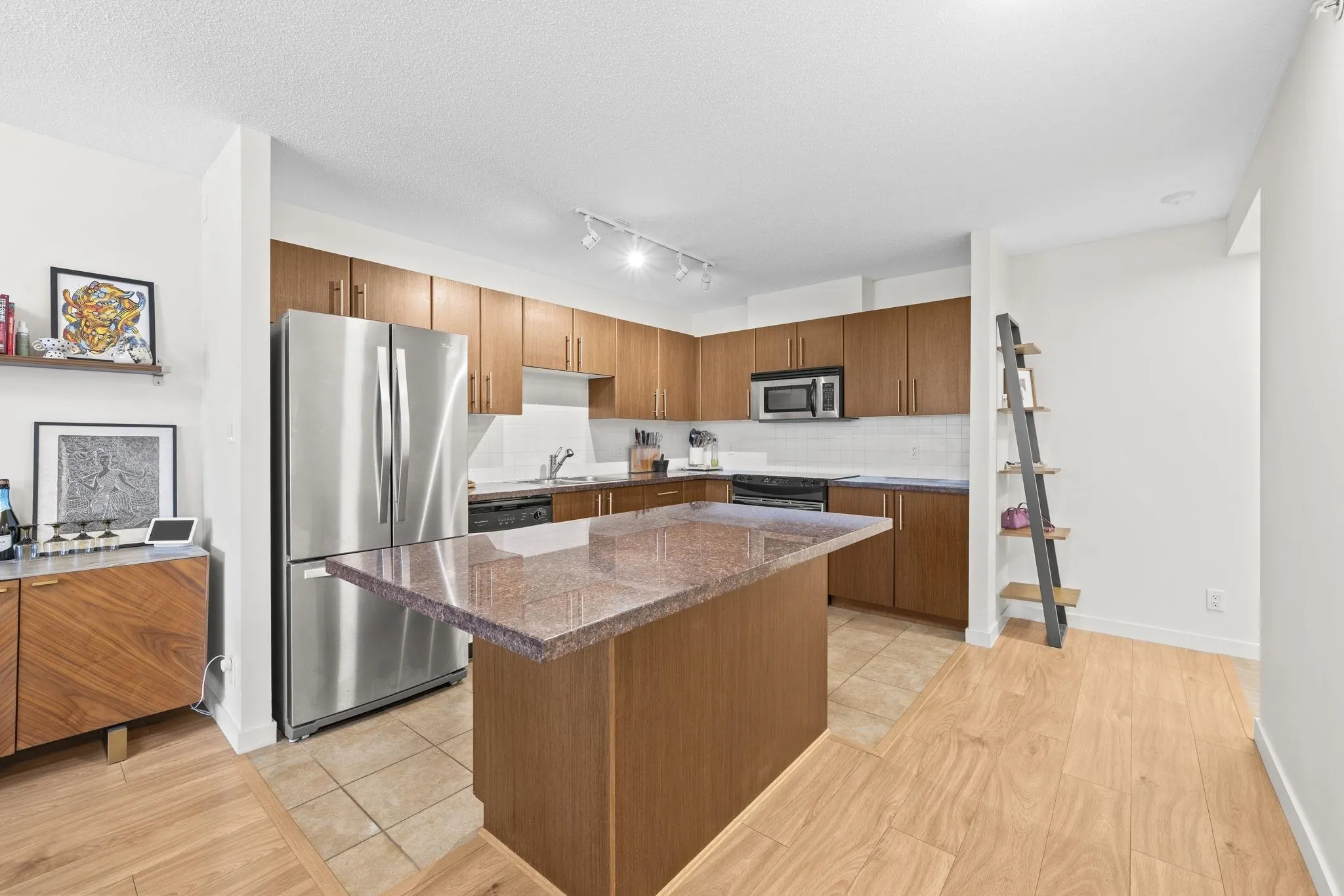 2088 Madison Avenue #1007