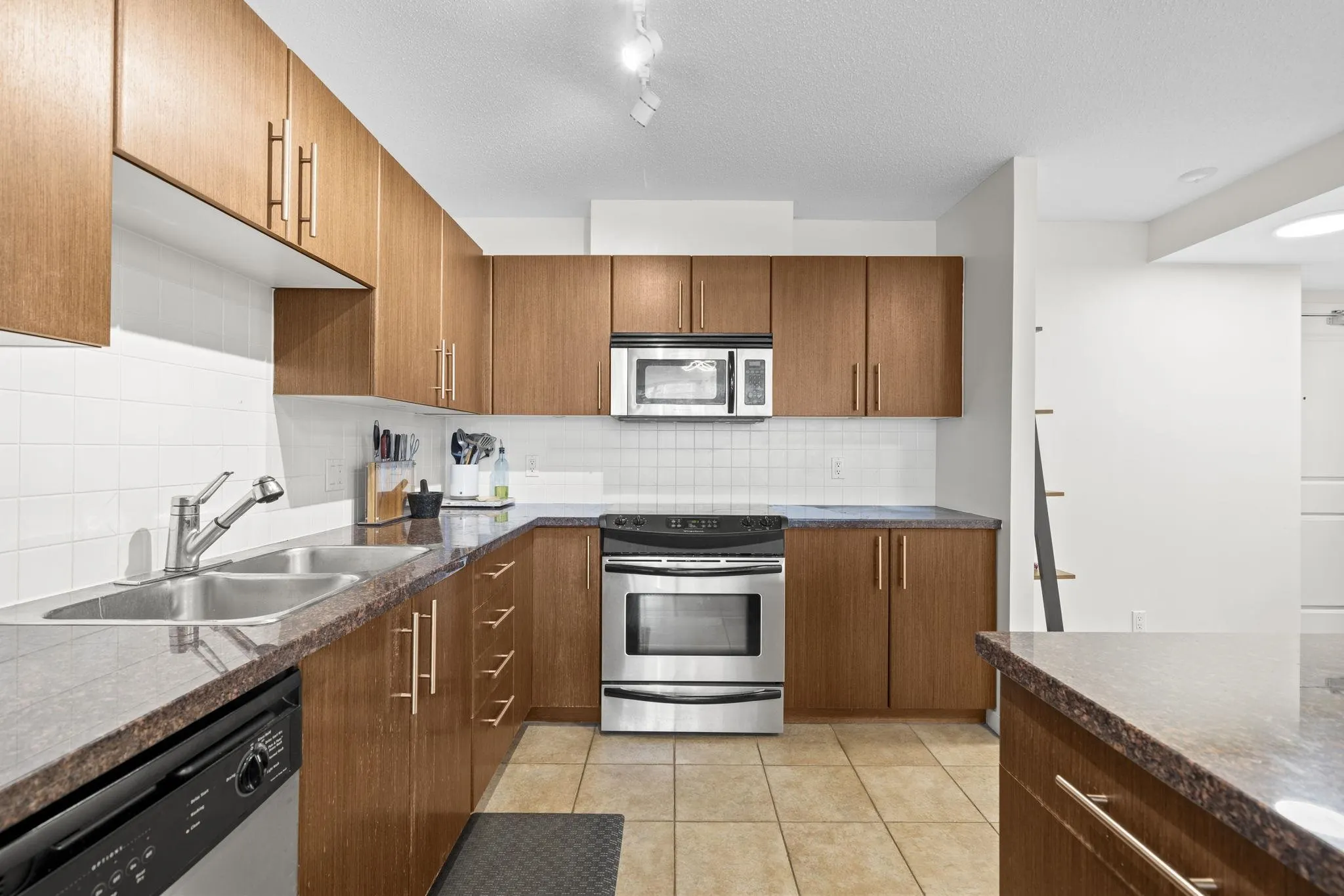 2088 Madison Avenue #1007