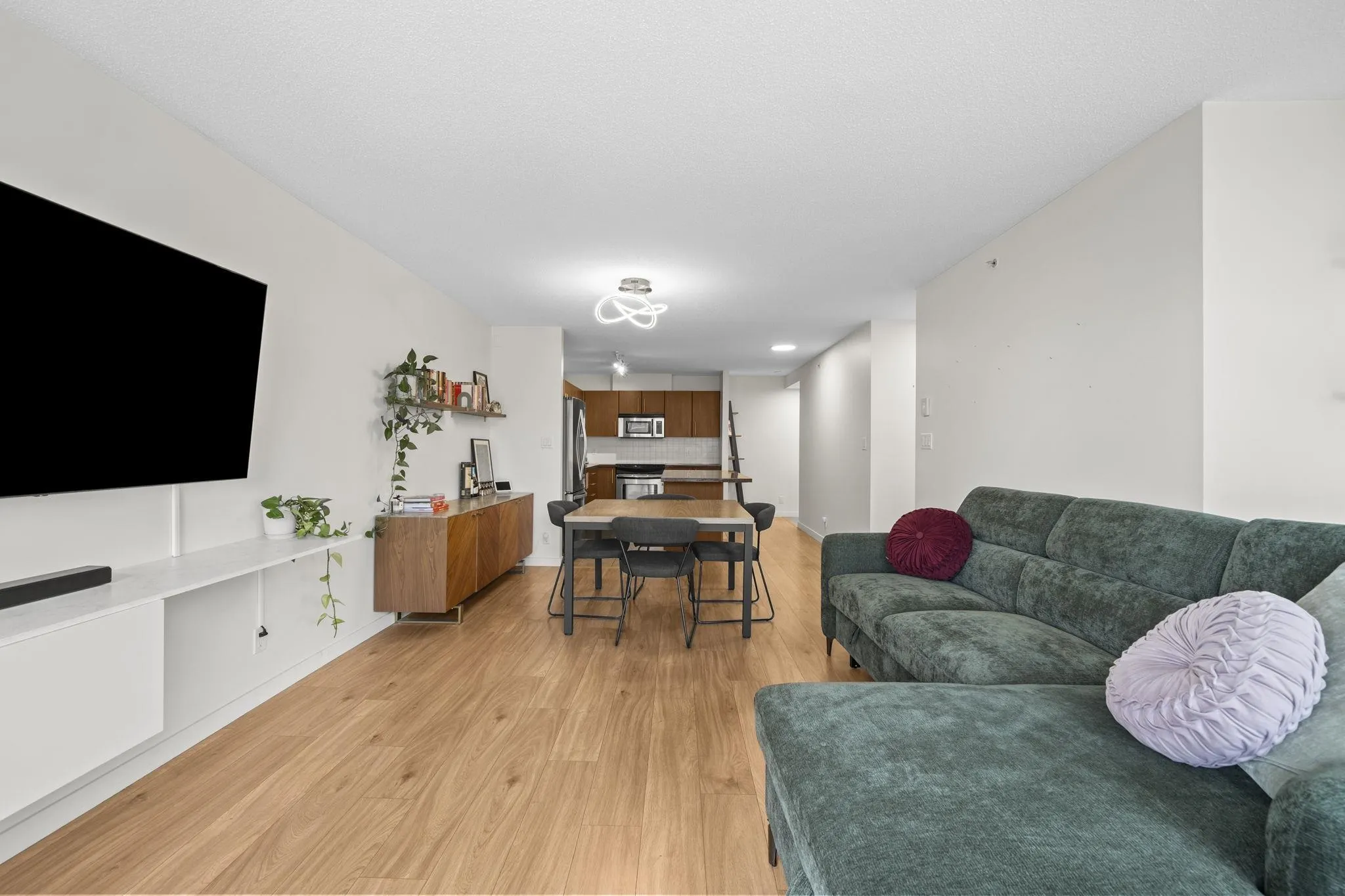 2088 Madison Avenue #1007