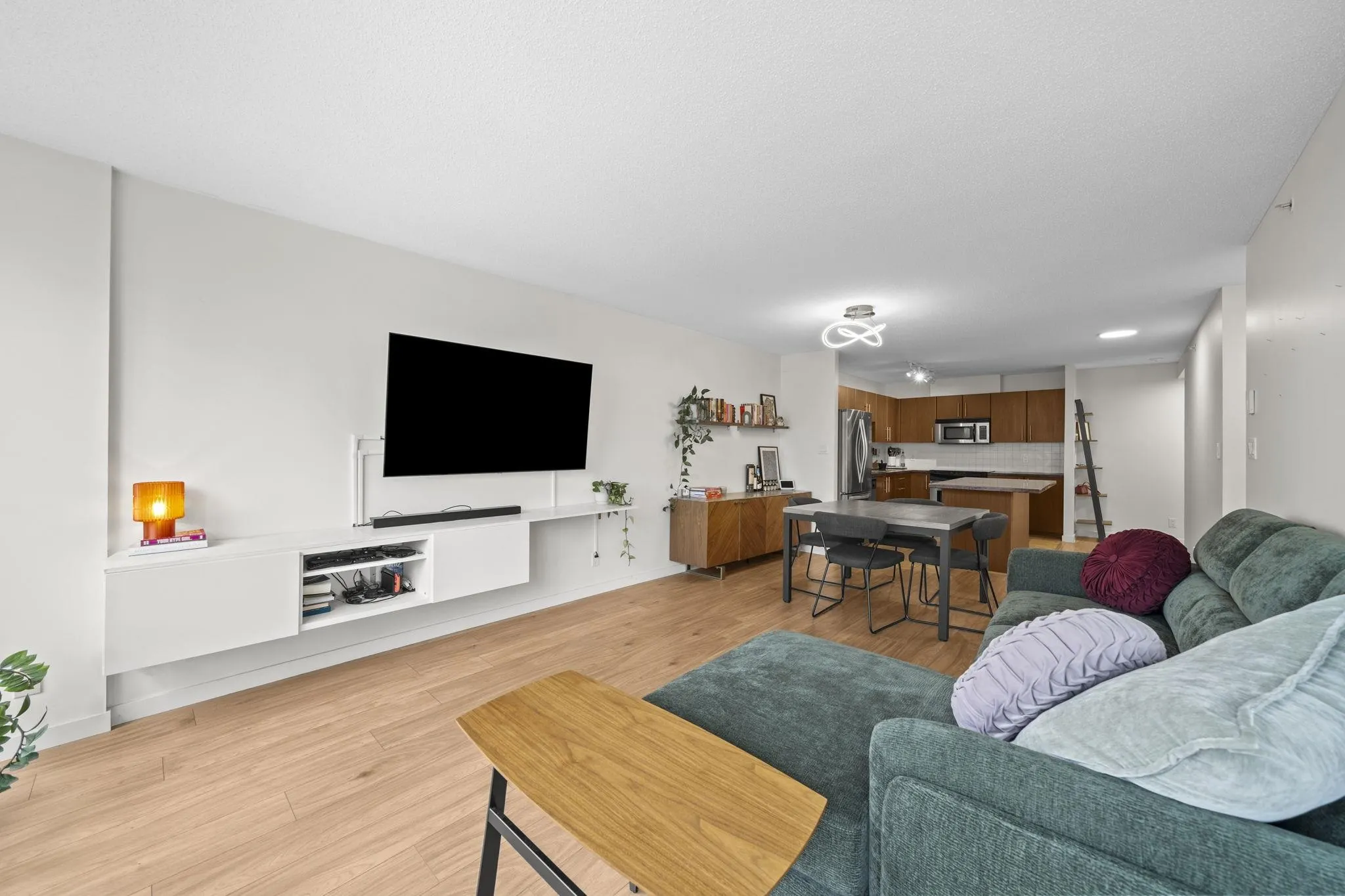 2088 Madison Avenue #1007