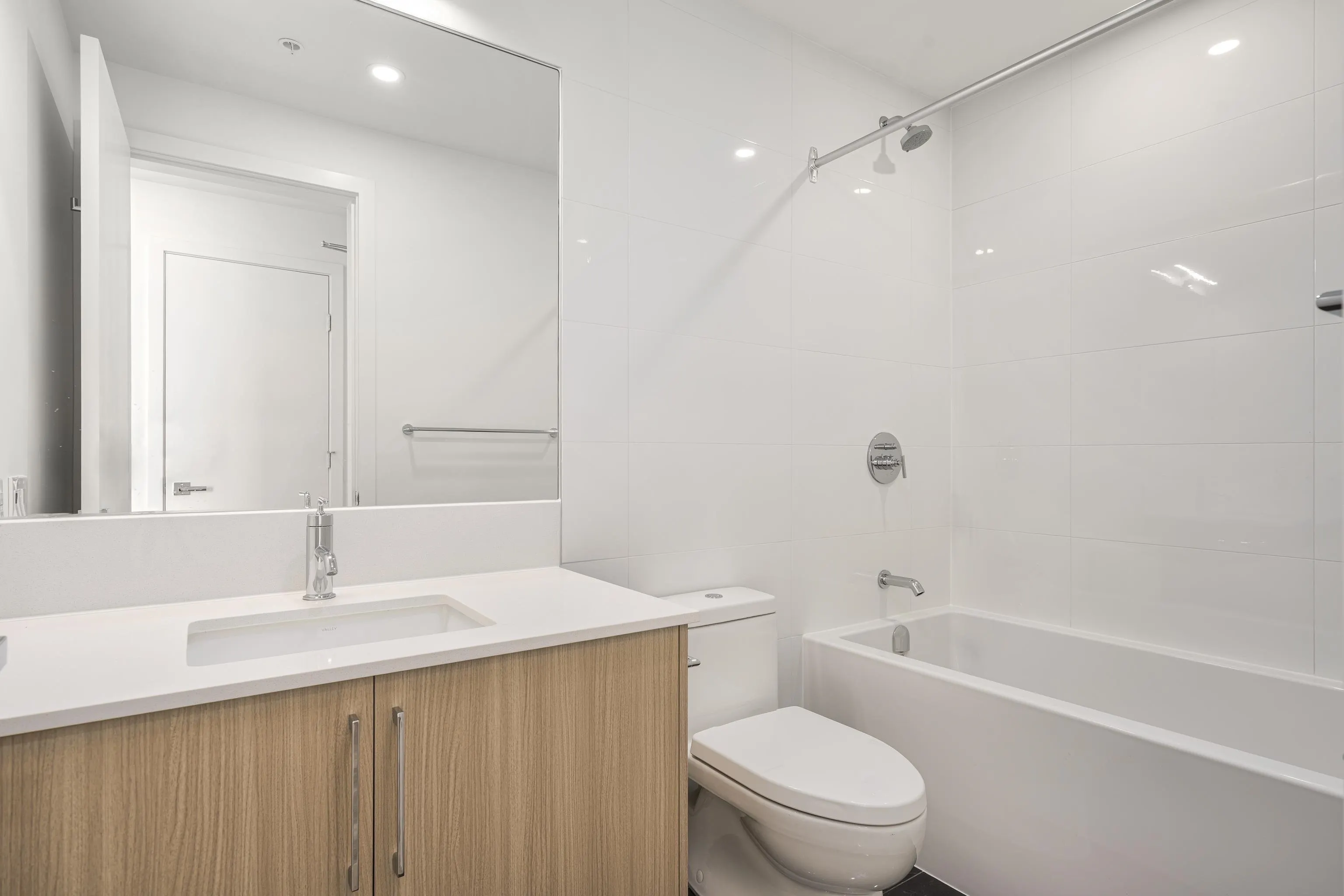 9675 King George Boulevard #2801