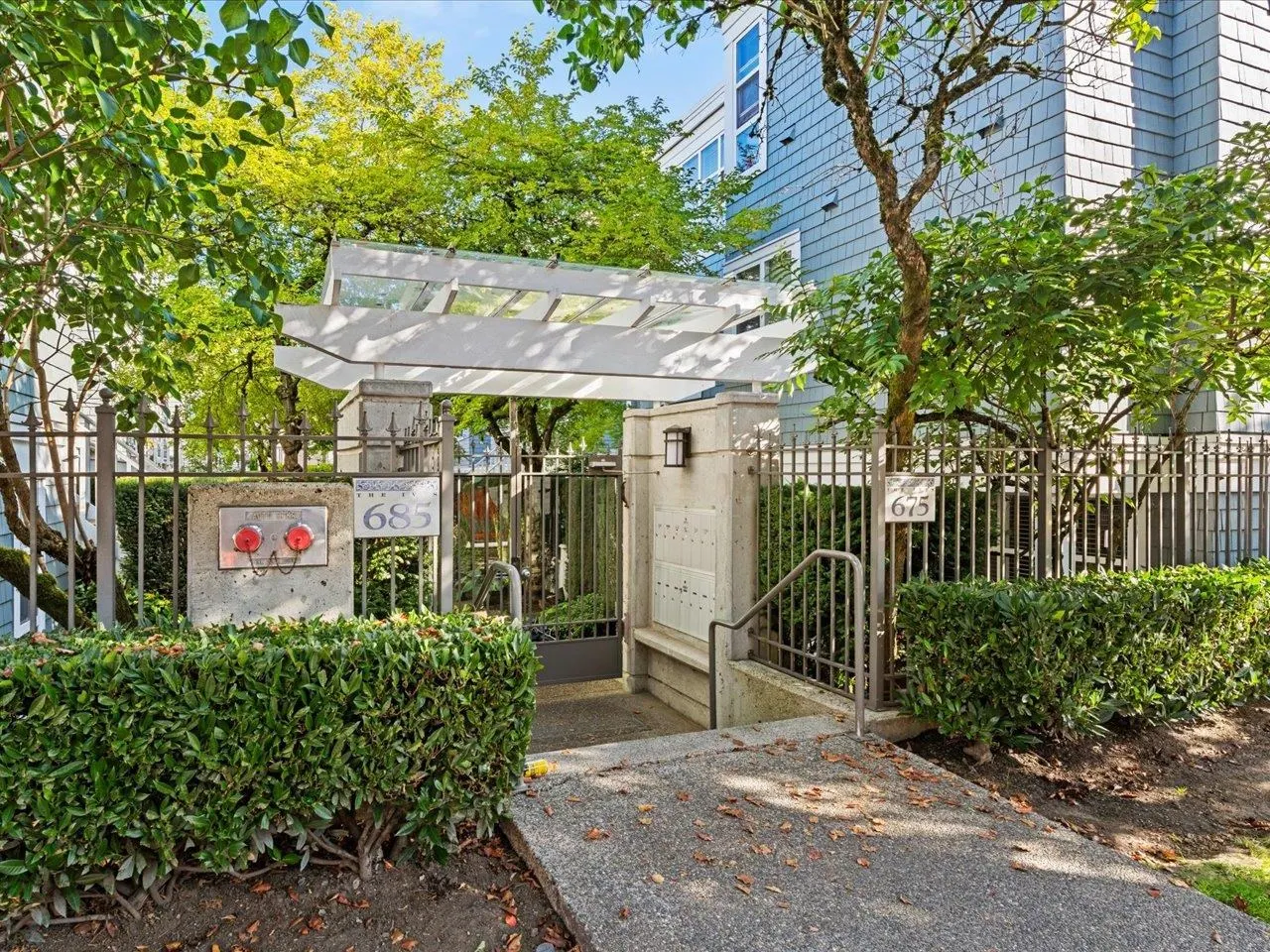 685 W 7th Avenue #101