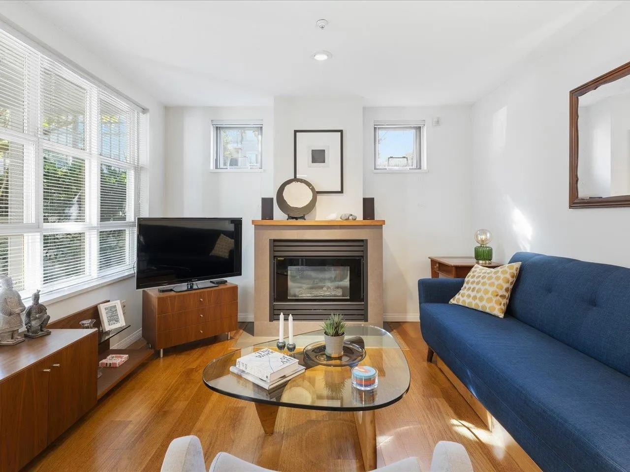 685 W 7th Avenue #101
