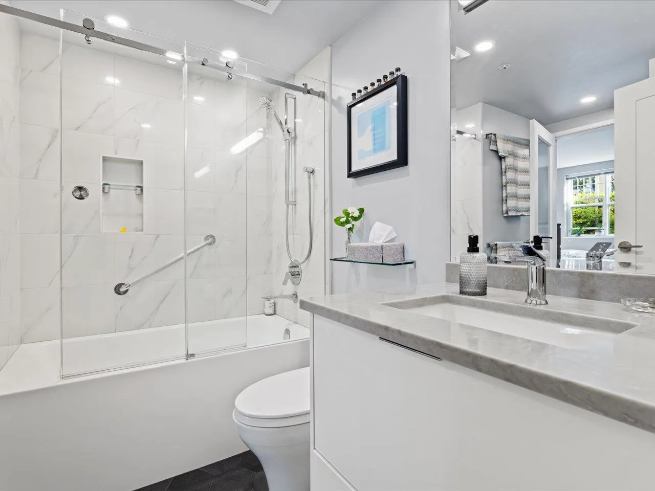 685 W 7th Avenue #101