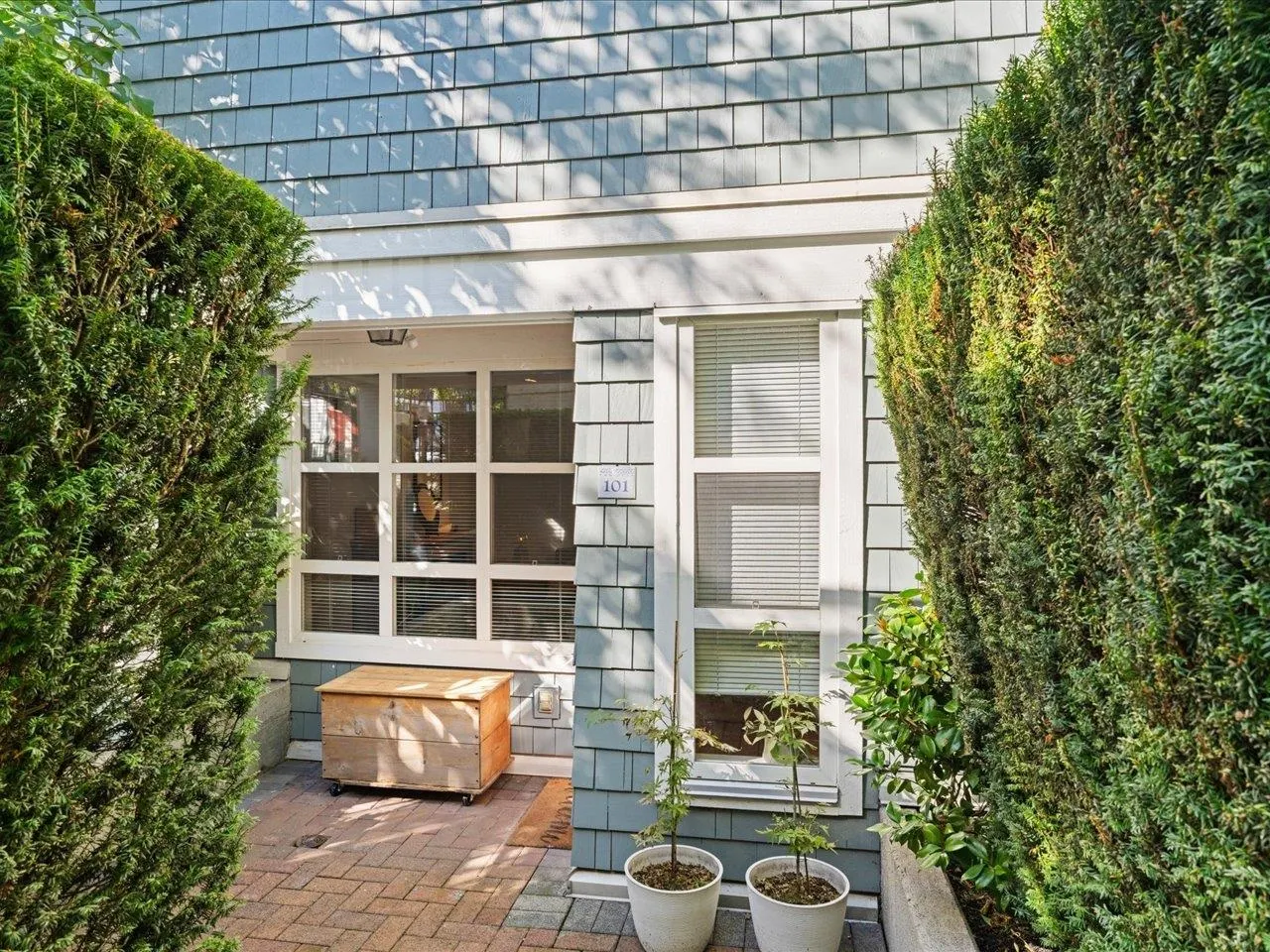 685 W 7th Avenue #101