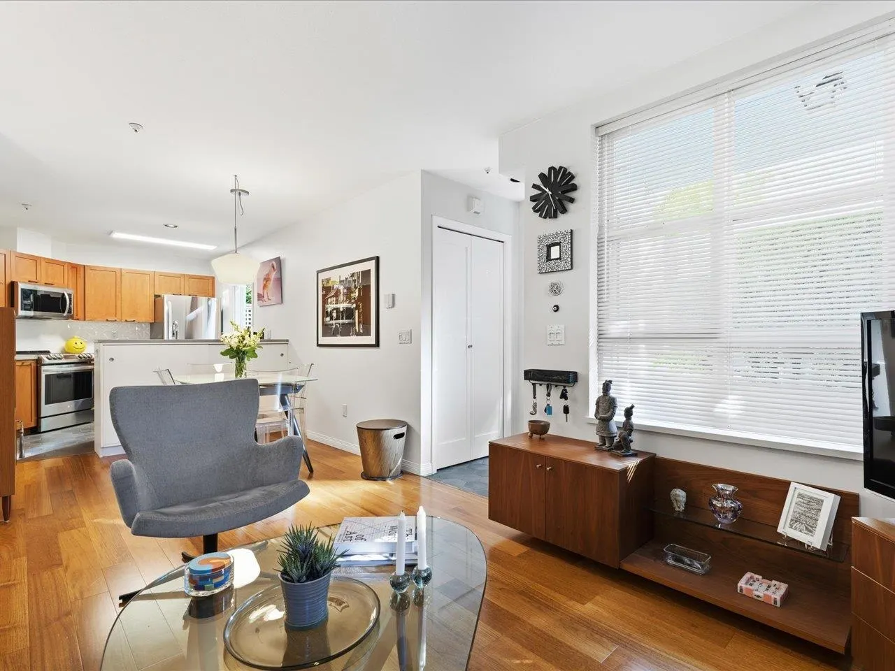 685 W 7th Avenue #101